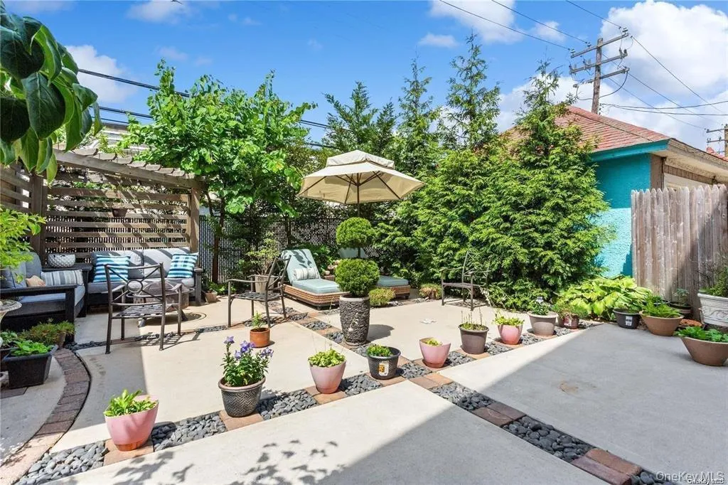 225 Walnut Street, Long Beach, NY, 3 Bedrooms Bedrooms, 12 Rooms Rooms,2 BathroomsBathrooms,Residential Lease,For Rent,Walnut,0,956220 225 Walnut Street, Long Beach, NY, 3 Bedrooms Bedrooms, 12 Rooms Rooms,2 BathroomsBathrooms,Residential Lease,For Rent,Walnut,0,956220