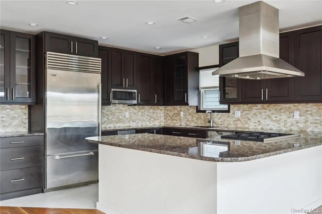 225 Walnut Street, Long Beach, NY, 3 Bedrooms Bedrooms, 12 Rooms Rooms,2 BathroomsBathrooms,Residential Lease,For Rent,Walnut,0,956220 225 Walnut Street, Long Beach, NY, 3 Bedrooms Bedrooms, 12 Rooms Rooms,2 BathroomsBathrooms,Residential Lease,For Rent,Walnut,0,956220