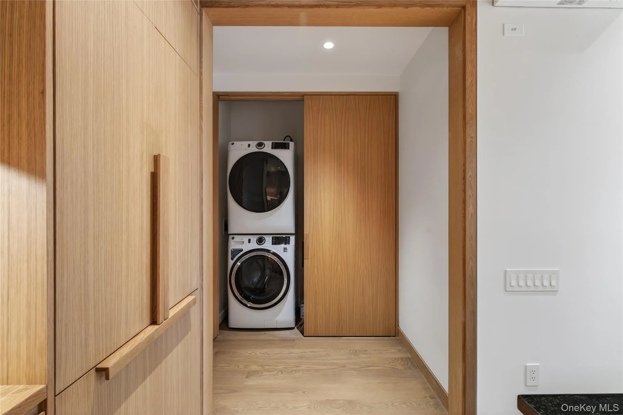 316 Wall Street, Kingston, NY, 2 Bedrooms Bedrooms, 5 Rooms Rooms,2 BathroomsBathrooms,Residential Lease,For Rent,Wall,0,956242 316 Wall Street, Kingston, NY, 2 Bedrooms Bedrooms, 5 Rooms Rooms,2 BathroomsBathrooms,Residential Lease,For Rent,Wall,0,956242