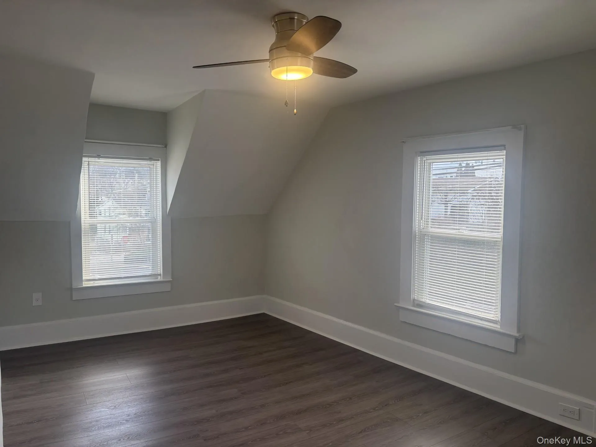 Living Room / Dining Room Living Room / Dining Room
