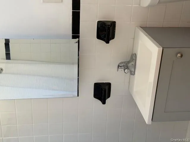 175-45 88th Avenue, New York, NY, 2 Bedrooms Bedrooms, 5 Rooms Rooms,2 BathroomsBathrooms,Residential Lease,For Rent,88th,0,956299 175-45 88th Avenue, New York, NY, 2 Bedrooms Bedrooms, 5 Rooms Rooms,2 BathroomsBathrooms,Residential Lease,For Rent,88th,0,956299