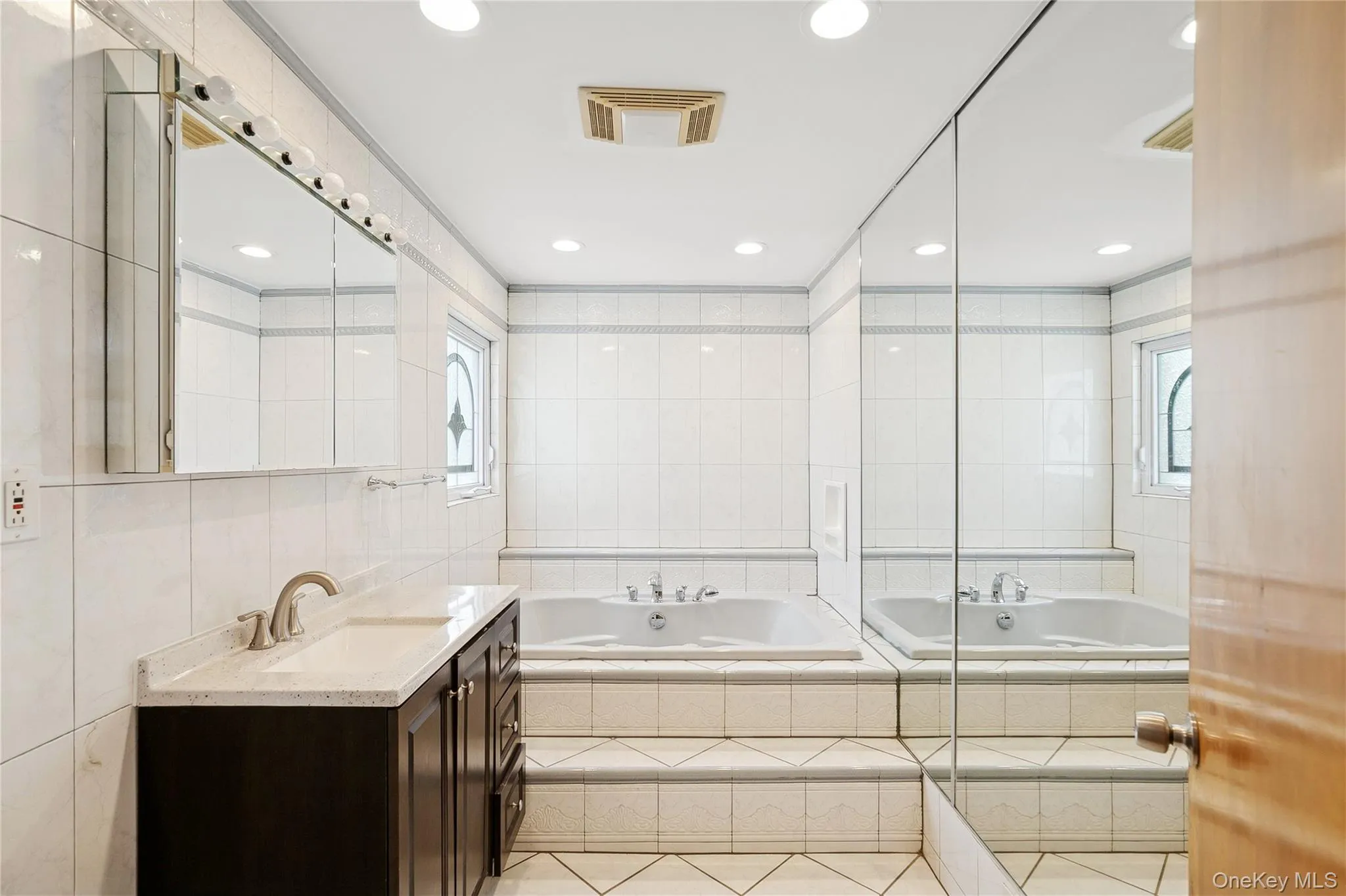 549 Woodbury Road, Huntington, NY, 5 Bedrooms Bedrooms, 13 Rooms Rooms,5 BathroomsBathrooms,Residential,For Rent,Woodbury,0,956316 549 Woodbury Road, Huntington, NY, 5 Bedrooms Bedrooms, 13 Rooms Rooms,5 BathroomsBathrooms,Residential,For Rent,Woodbury,0,956316
