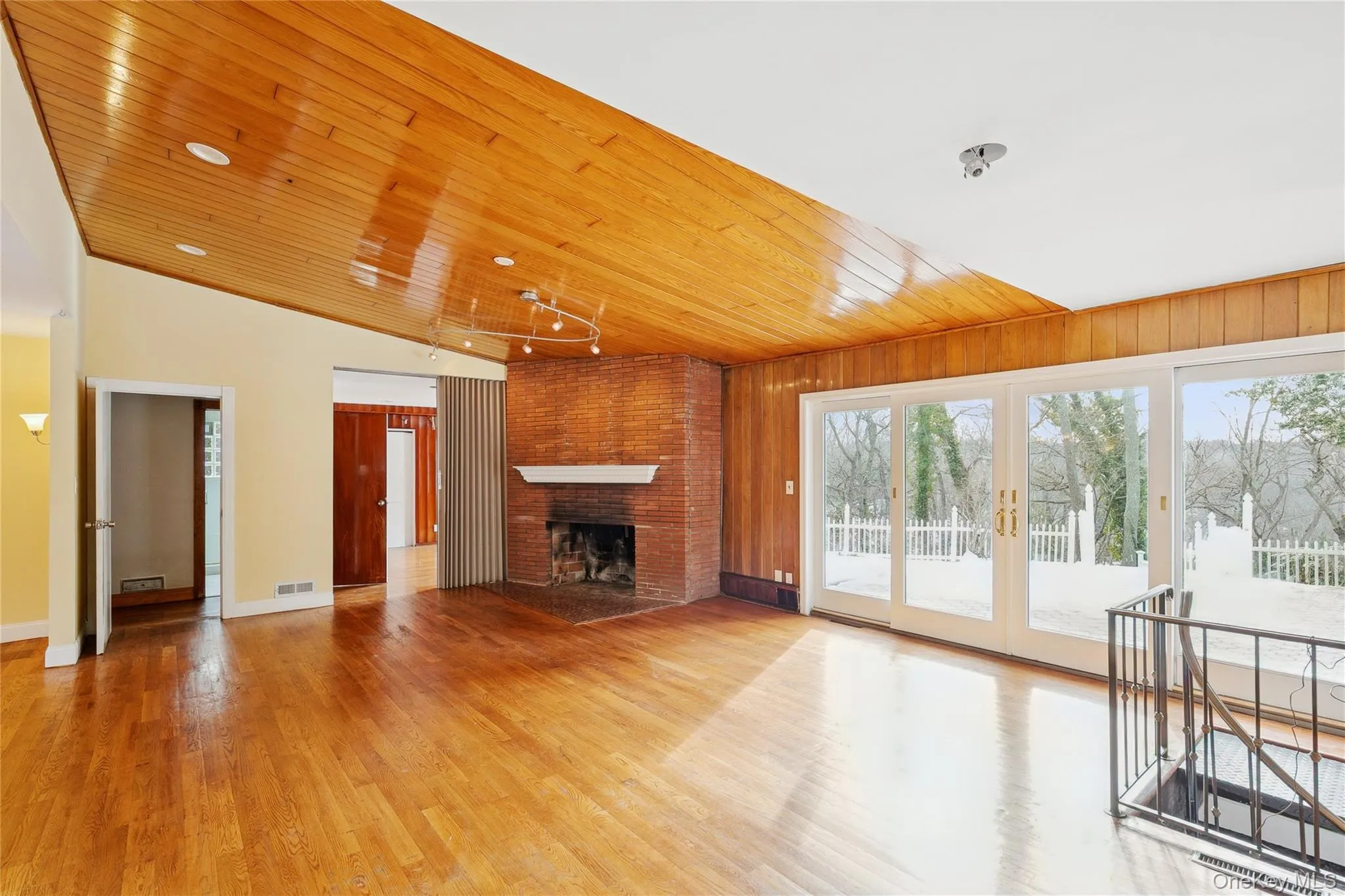 549 Woodbury Road, Huntington, NY, 5 Bedrooms Bedrooms, 13 Rooms Rooms,5 BathroomsBathrooms,Residential,For Rent,Woodbury,0,956316 549 Woodbury Road, Huntington, NY, 5 Bedrooms Bedrooms, 13 Rooms Rooms,5 BathroomsBathrooms,Residential,For Rent,Woodbury,0,956316