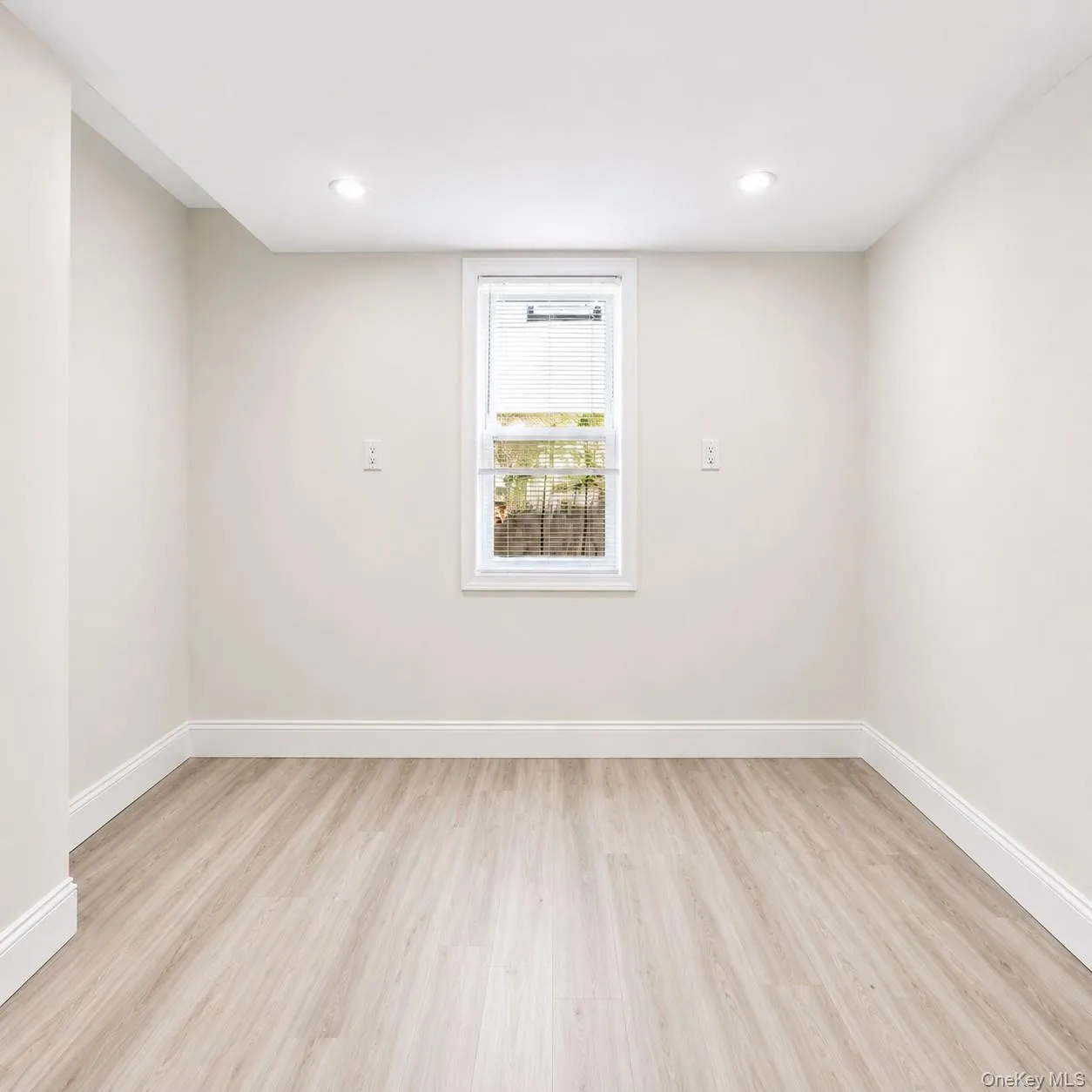 5 James Street, Hempstead, NY, 2 Bedrooms Bedrooms, 5 Rooms Rooms,1 BathroomBathrooms,Residential,For Rent,James,0,956326 5 James Street, Hempstead, NY, 2 Bedrooms Bedrooms, 5 Rooms Rooms,1 BathroomBathrooms,Residential,For Rent,James,0,956326