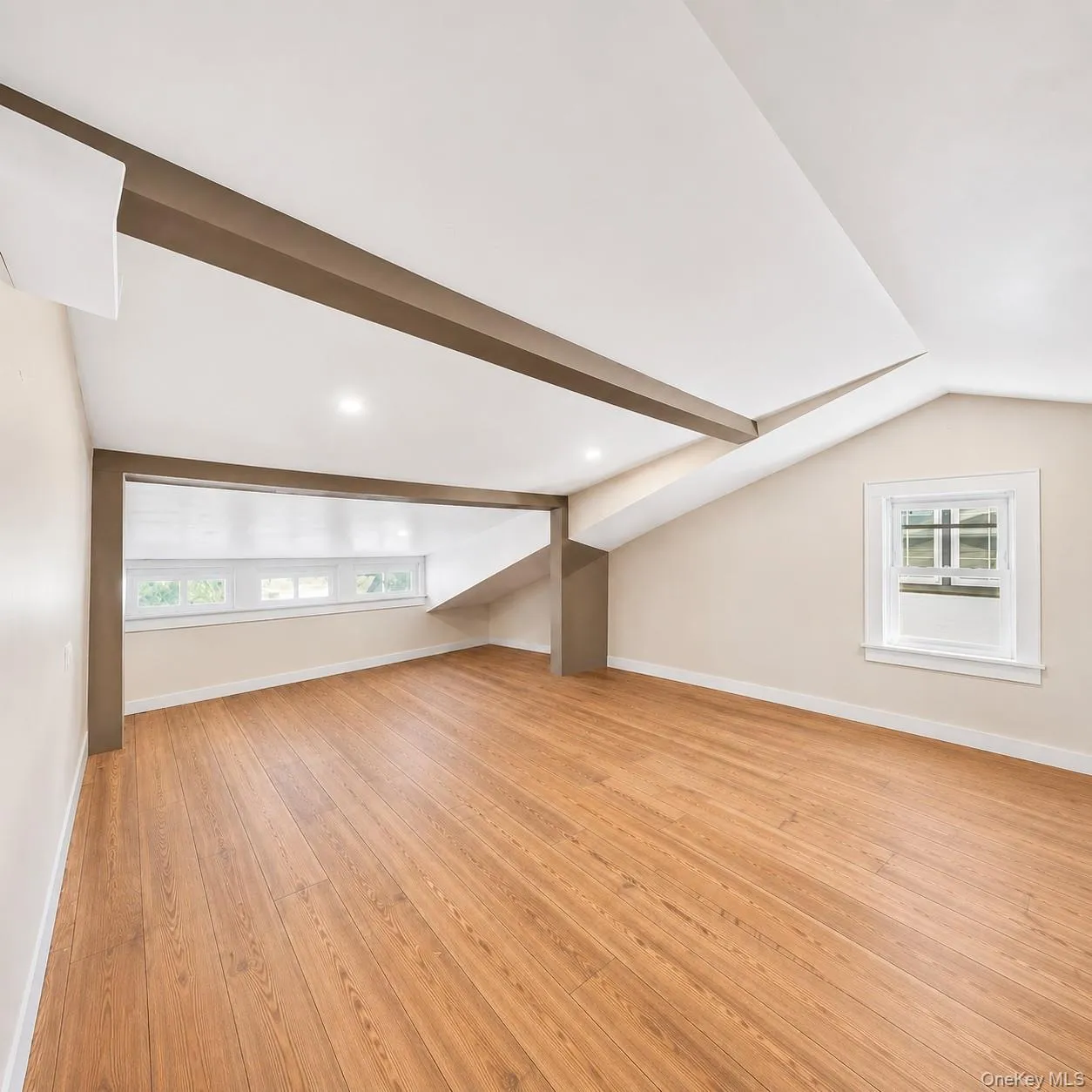 5 James Street, Hempstead, NY, 2 Bedrooms Bedrooms, 5 Rooms Rooms,1 BathroomBathrooms,Residential,For Rent,James,0,956326 5 James Street, Hempstead, NY, 2 Bedrooms Bedrooms, 5 Rooms Rooms,1 BathroomBathrooms,Residential,For Rent,James,0,956326
