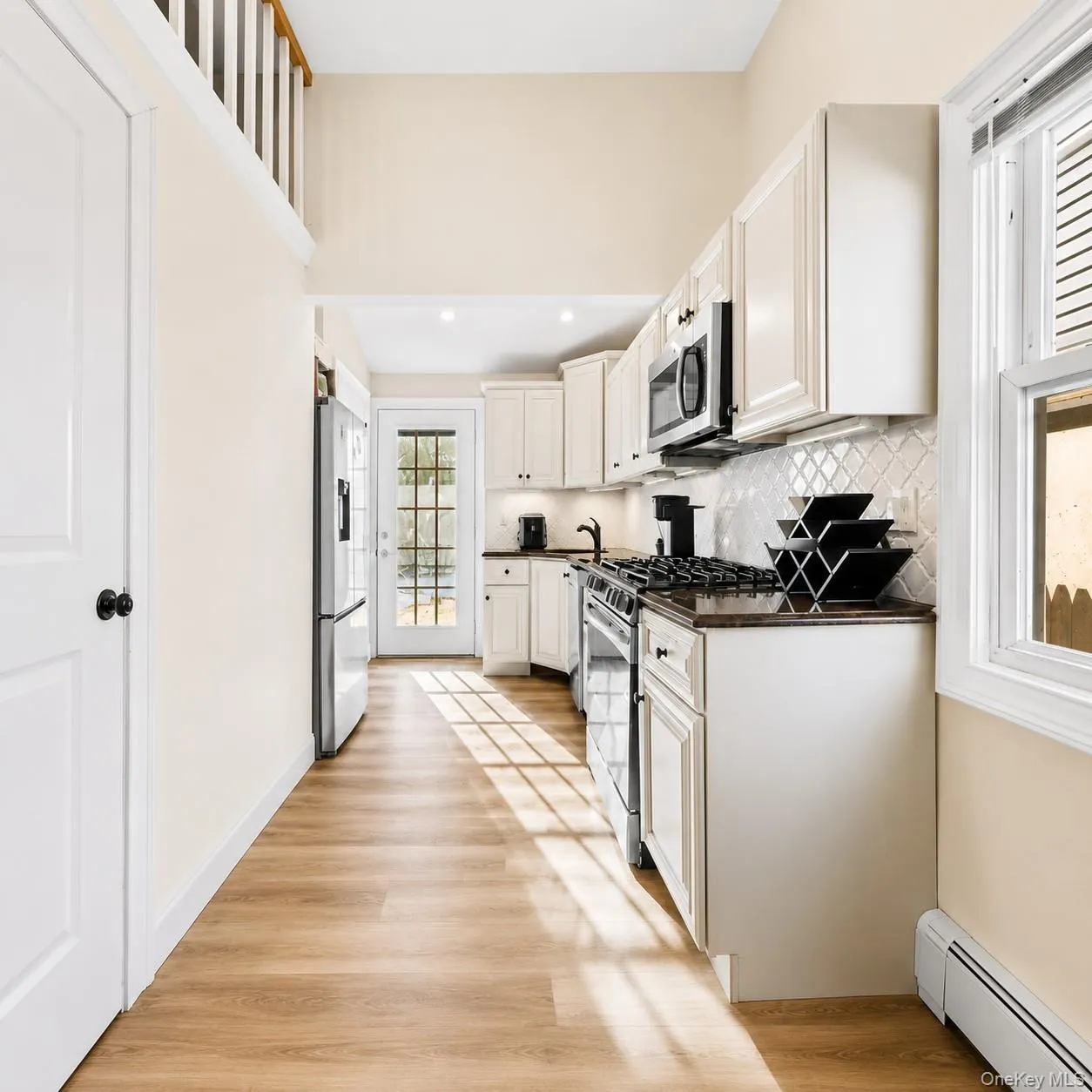5 James Street, Hempstead, NY, 2 Bedrooms Bedrooms, 5 Rooms Rooms,1 BathroomBathrooms,Residential,For Rent,James,0,956326 5 James Street, Hempstead, NY, 2 Bedrooms Bedrooms, 5 Rooms Rooms,1 BathroomBathrooms,Residential,For Rent,James,0,956326