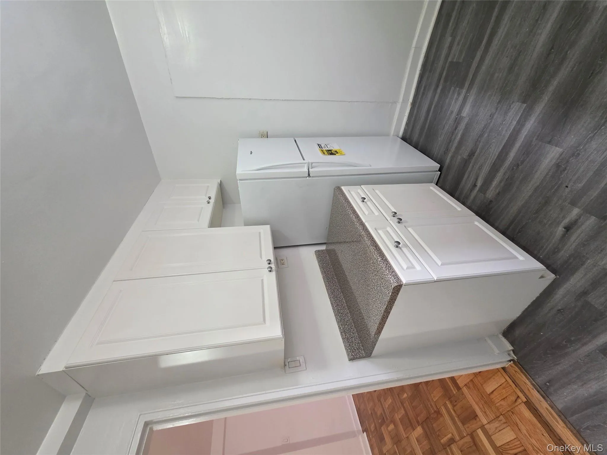 144-87 41st Avenue, New York, NY, 2 Bedrooms Bedrooms, 4 Rooms Rooms,1 BathroomBathrooms,Residential Lease,For Rent,41st,0,956335 144-87 41st Avenue, New York, NY, 2 Bedrooms Bedrooms, 4 Rooms Rooms,1 BathroomBathrooms,Residential Lease,For Rent,41st,0,956335