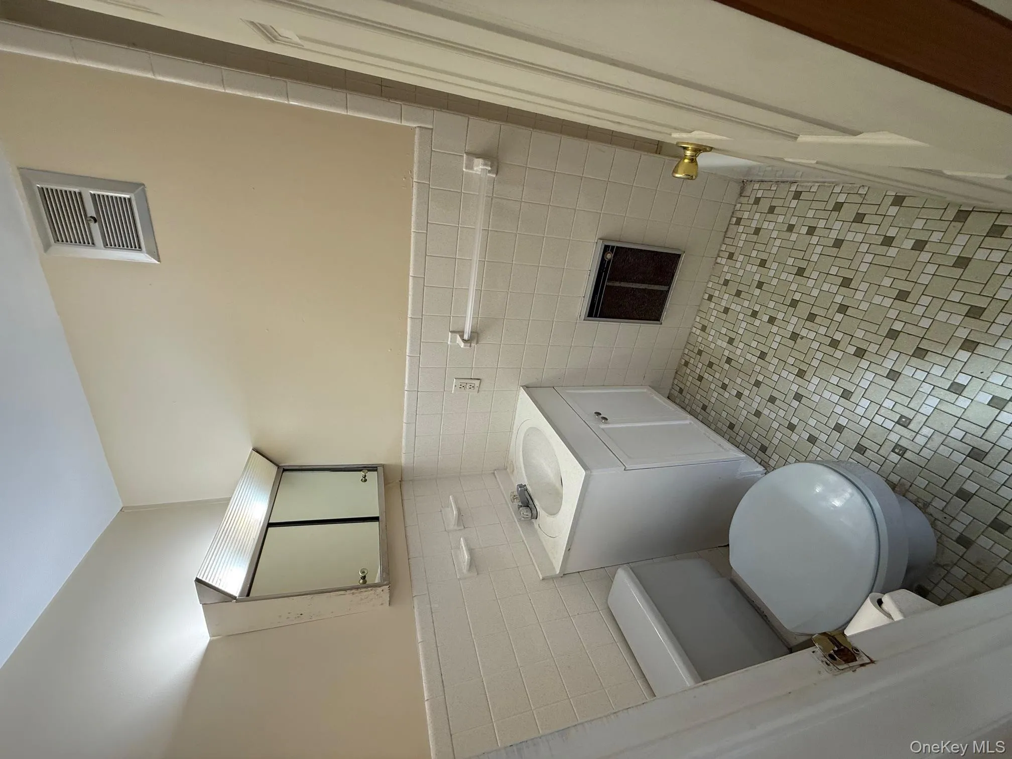 247 Hudson Street, Cornwall, NY, 1 Bedroom Bedrooms, 4 Rooms Rooms,1 BathroomBathrooms,Residential Lease,For Rent,Hudson,0,956372 247 Hudson Street, Cornwall, NY, 1 Bedroom Bedrooms, 4 Rooms Rooms,1 BathroomBathrooms,Residential Lease,For Rent,Hudson,0,956372