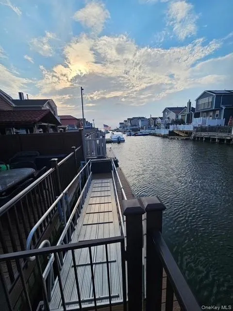 19 13th Road, New York, NY, 2 Bedrooms Bedrooms, 5 Rooms Rooms,1 BathroomBathrooms,Residential,For Rent,13th,0,956409 19 13th Road, New York, NY, 2 Bedrooms Bedrooms, 5 Rooms Rooms,1 BathroomBathrooms,Residential,For Rent,13th,0,956409