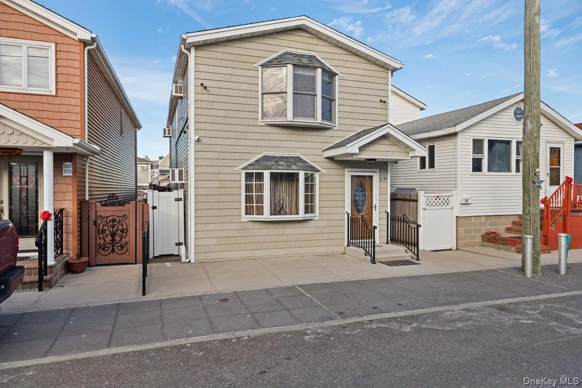 19 13th Road, New York, NY, 2 Bedrooms Bedrooms, 5 Rooms Rooms,1 BathroomBathrooms,Residential,For Rent,13th,0,956409 19 13th Road, New York, NY, 2 Bedrooms Bedrooms, 5 Rooms Rooms,1 BathroomBathrooms,Residential,For Rent,13th,0,956409