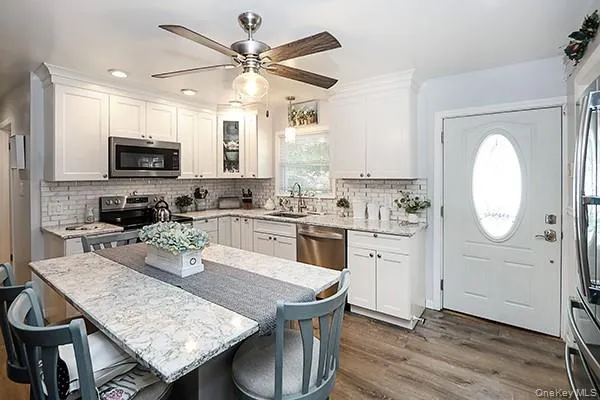 166 Choir Lane, Hempstead, NY, 5 Bedrooms Bedrooms, 8 Rooms Rooms,2 BathroomsBathrooms,Residential,For Rent,Choir,0,956531 166 Choir Lane, Hempstead, NY, 5 Bedrooms Bedrooms, 8 Rooms Rooms,2 BathroomsBathrooms,Residential,For Rent,Choir,0,956531