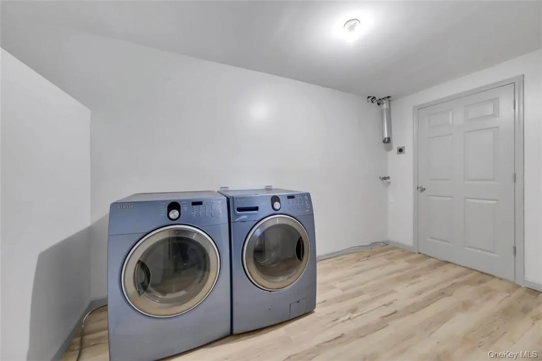 32 Highland Drive, Woodbury, NY, 4 Bedrooms Bedrooms, 8 Rooms Rooms,2 BathroomsBathrooms,Residential Lease,For Rent,Highland,0,956560 32 Highland Drive, Woodbury, NY, 4 Bedrooms Bedrooms, 8 Rooms Rooms,2 BathroomsBathrooms,Residential Lease,For Rent,Highland,0,956560