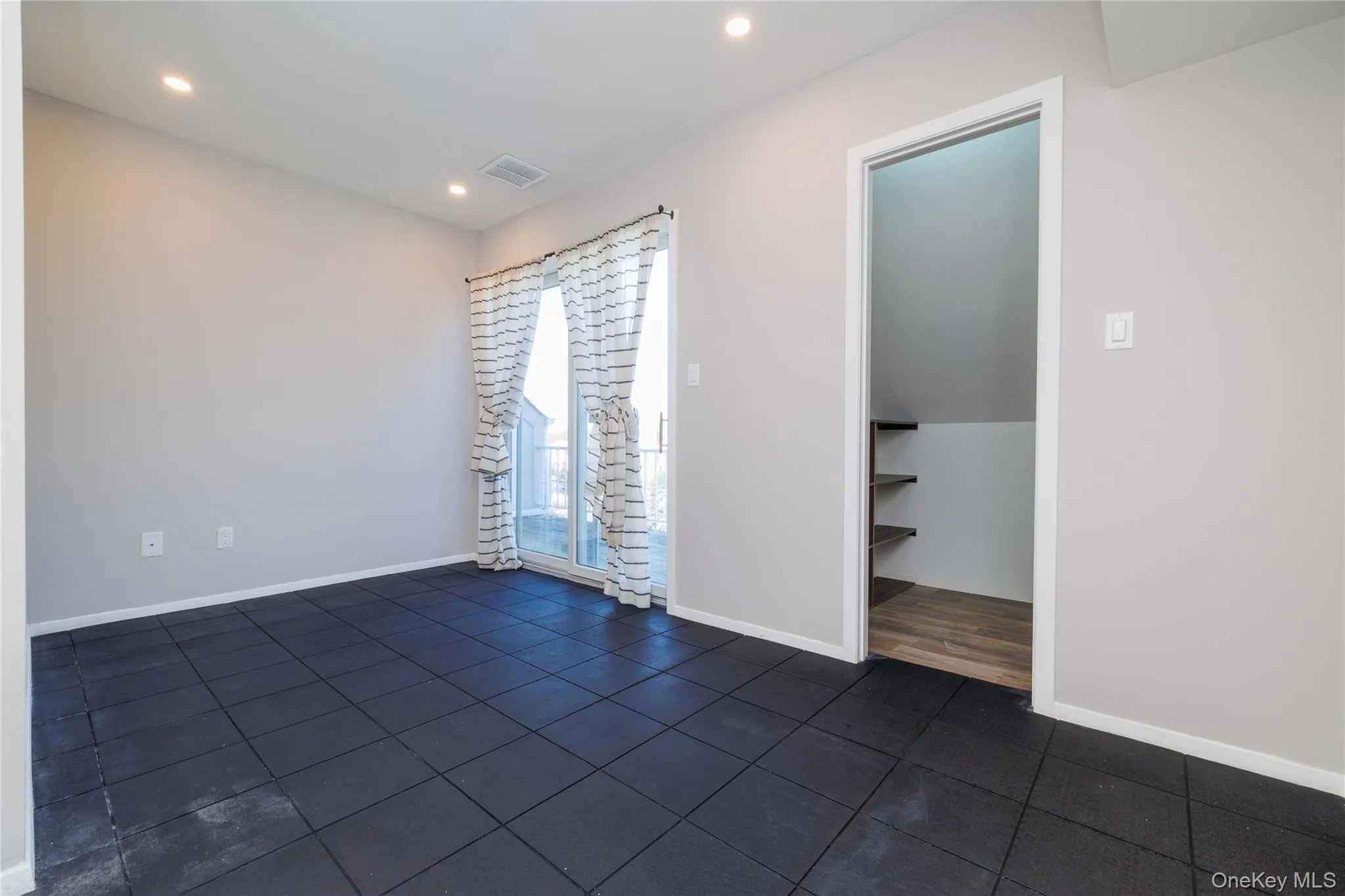 277 Broadway, Long Beach, NY, 3 Bedrooms Bedrooms, 7 Rooms Rooms,2 BathroomsBathrooms,Residential Lease,For Rent,Broadway,0,956571 277 Broadway, Long Beach, NY, 3 Bedrooms Bedrooms, 7 Rooms Rooms,2 BathroomsBathrooms,Residential Lease,For Rent,Broadway,0,956571