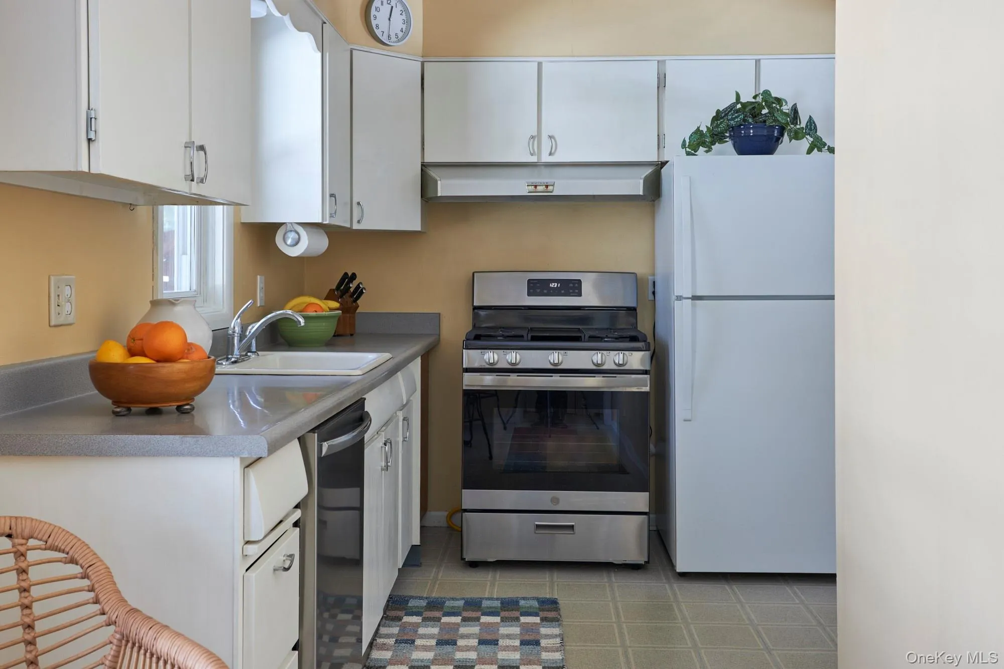 41 Trinity Place, Rhinebeck, NY, 3 Bedrooms Bedrooms, 7 Rooms Rooms,1 BathroomBathrooms,Residential,For Rent,Trinity,0,956573 41 Trinity Place, Rhinebeck, NY, 3 Bedrooms Bedrooms, 7 Rooms Rooms,1 BathroomBathrooms,Residential,For Rent,Trinity,0,956573
