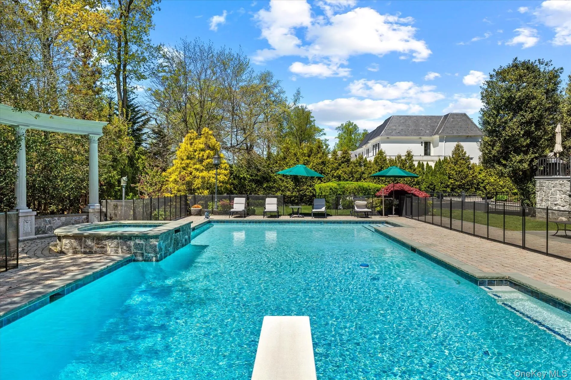 10 Hemlock Drive, North Hempstead, NY, 6 Bedrooms Bedrooms, 16 Rooms Rooms,5 BathroomsBathrooms,Residential,For Rent,Hemlock,0,956586 10 Hemlock Drive, North Hempstead, NY, 6 Bedrooms Bedrooms, 16 Rooms Rooms,5 BathroomsBathrooms,Residential,For Rent,Hemlock,0,956586