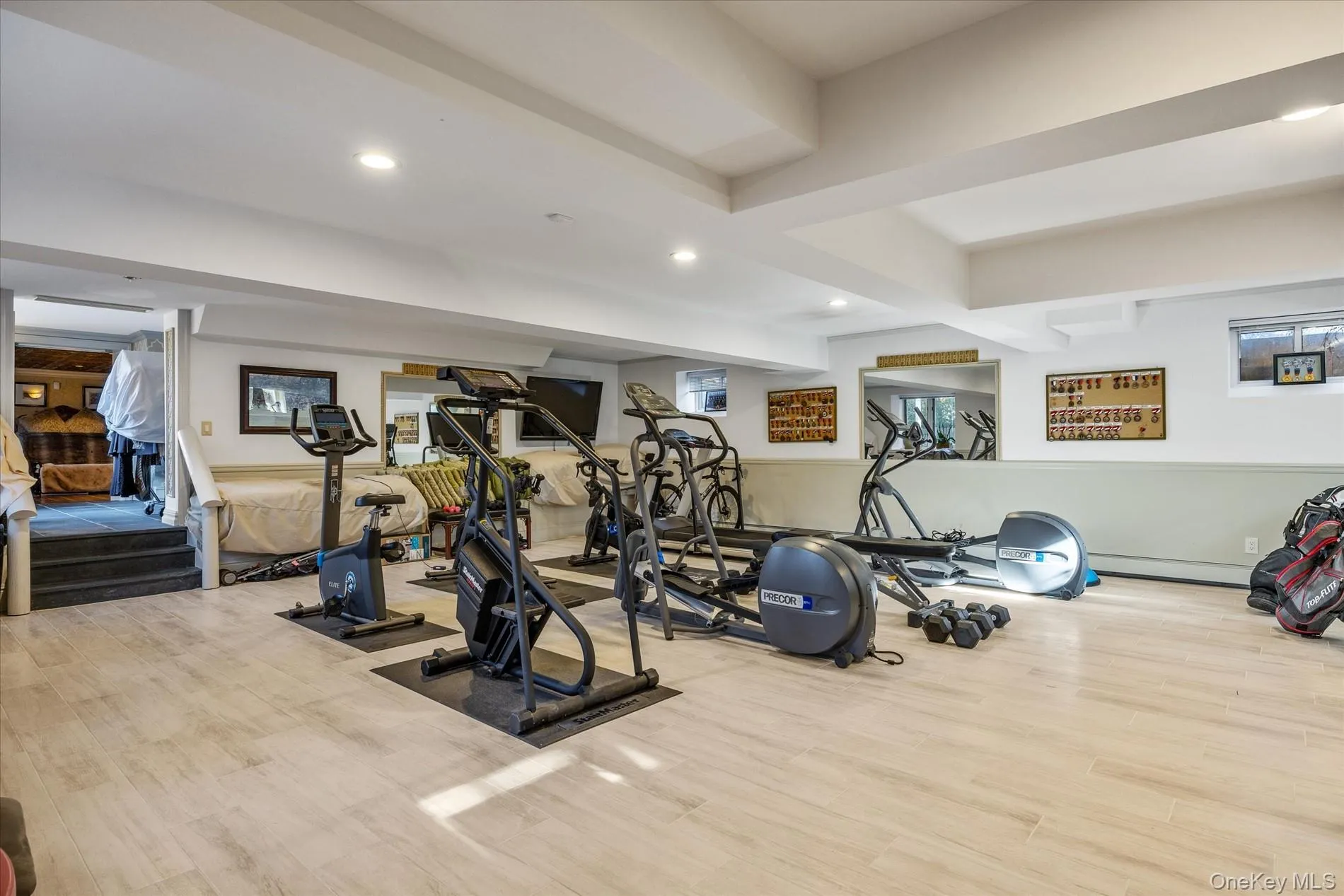 10 Hemlock Drive, North Hempstead, NY, 6 Bedrooms Bedrooms, 16 Rooms Rooms,5 BathroomsBathrooms,Residential,For Rent,Hemlock,0,956586 10 Hemlock Drive, North Hempstead, NY, 6 Bedrooms Bedrooms, 16 Rooms Rooms,5 BathroomsBathrooms,Residential,For Rent,Hemlock,0,956586
