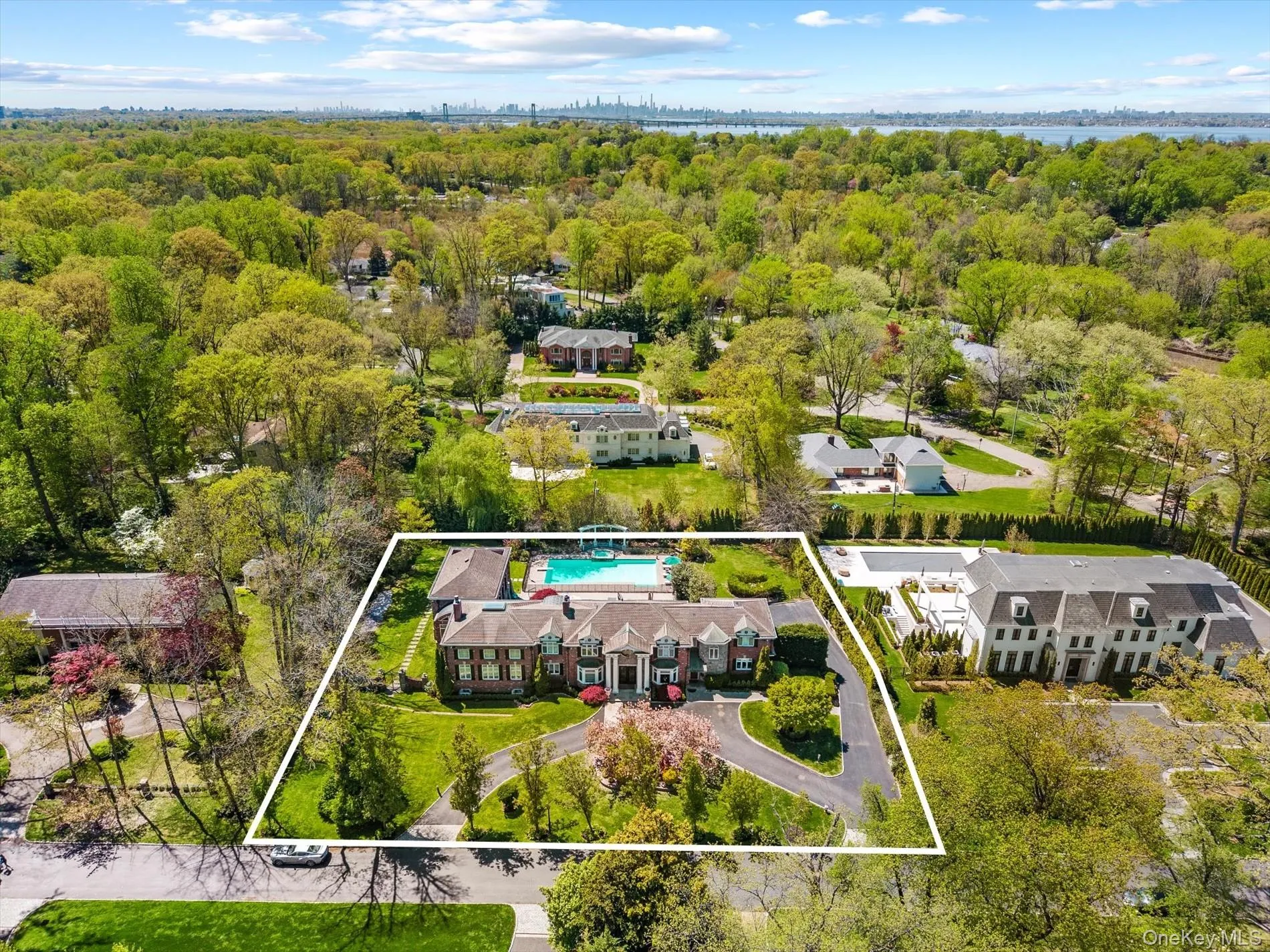 10 Hemlock Drive, North Hempstead, NY, 6 Bedrooms Bedrooms, 16 Rooms Rooms,5 BathroomsBathrooms,Residential,For Rent,Hemlock,0,956586 10 Hemlock Drive, North Hempstead, NY, 6 Bedrooms Bedrooms, 16 Rooms Rooms,5 BathroomsBathrooms,Residential,For Rent,Hemlock,0,956586