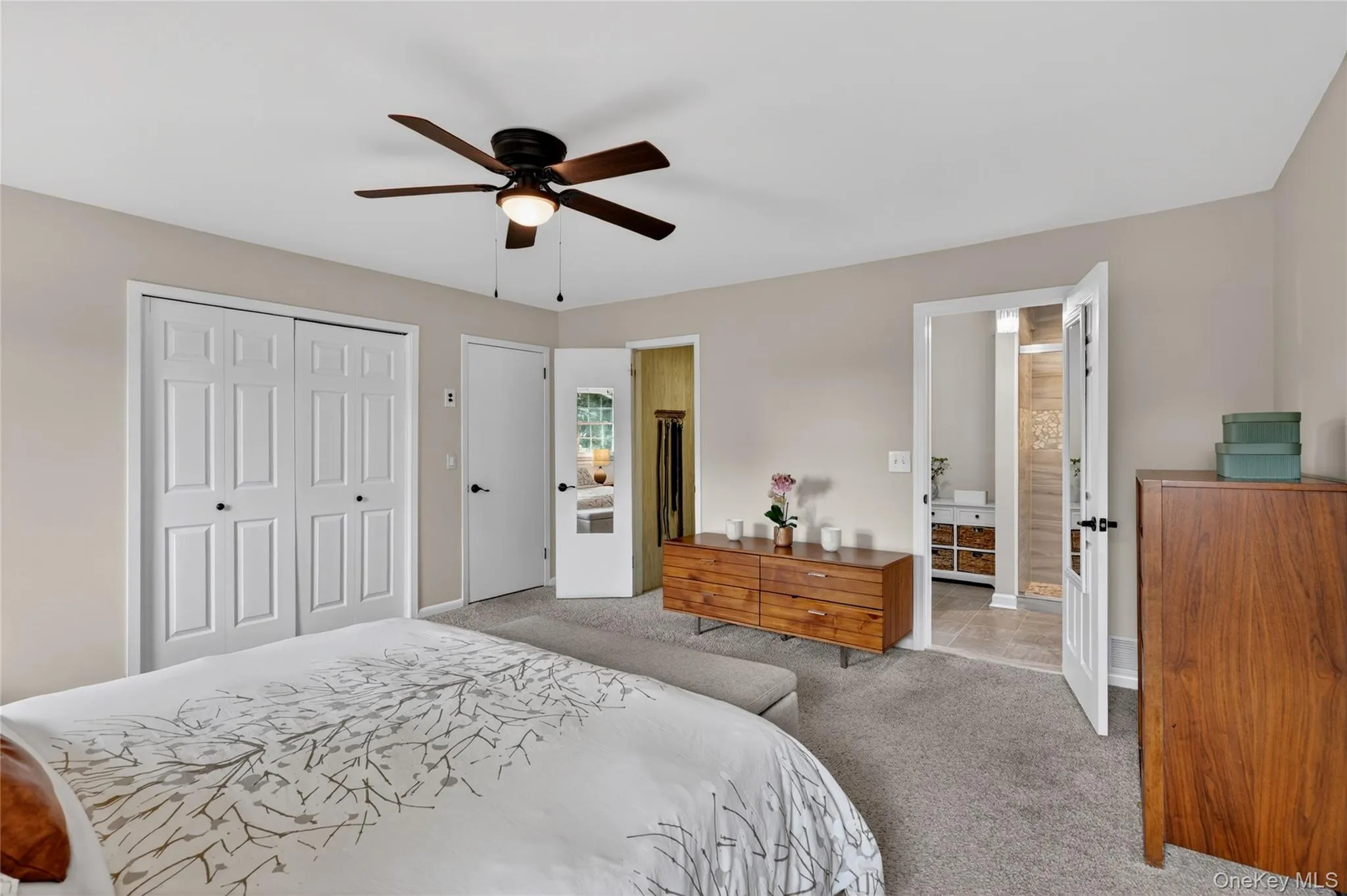 Primary Bedroom with WIC and en suite full bathroom Primary Bedroom with WIC and en suite full bathroom