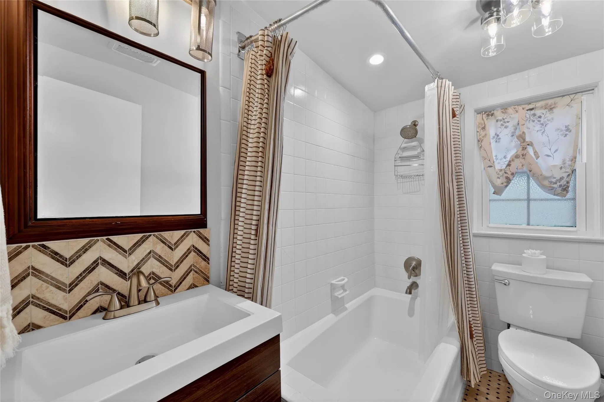Hall bath top floor Hall bath top floor