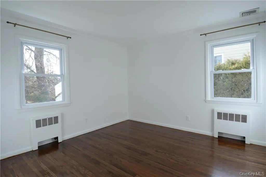 4 Knollwood Road, Eastchester, NY, 4 Bedrooms Bedrooms, 8 Rooms Rooms,3 BathroomsBathrooms,Residential Lease,For Rent,Knollwood,0,956628 4 Knollwood Road, Eastchester, NY, 4 Bedrooms Bedrooms, 8 Rooms Rooms,3 BathroomsBathrooms,Residential Lease,For Rent,Knollwood,0,956628