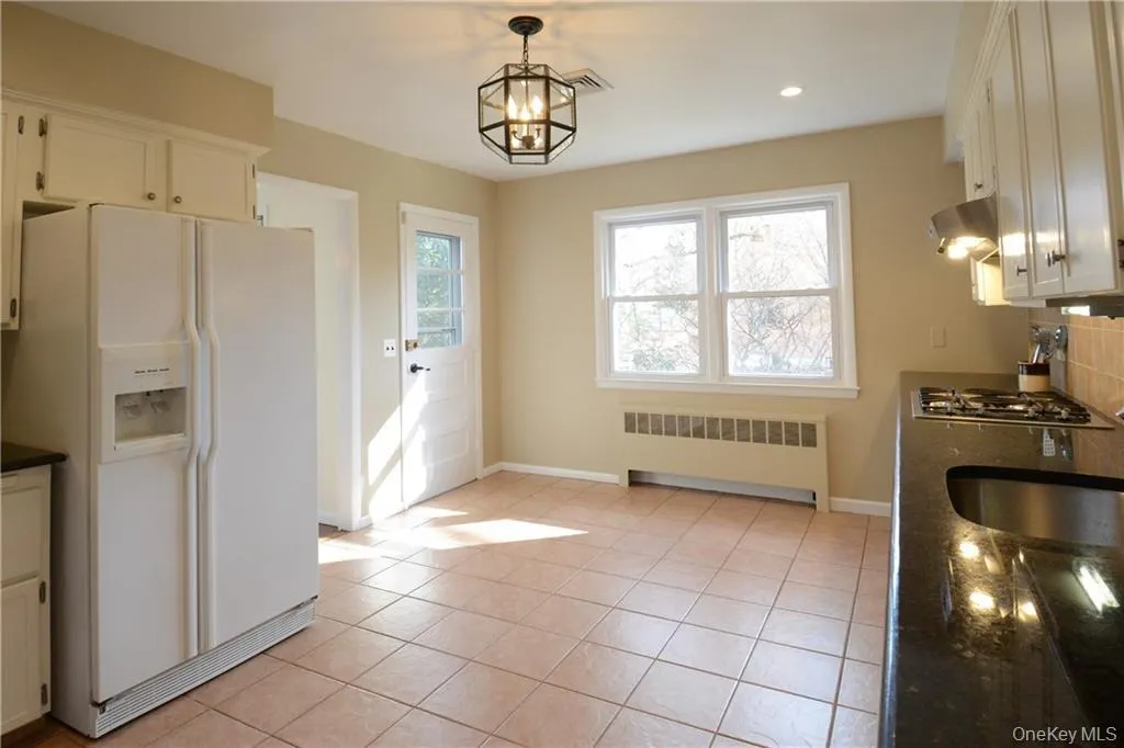 4 Knollwood Road, Eastchester, NY, 4 Bedrooms Bedrooms, 8 Rooms Rooms,3 BathroomsBathrooms,Residential Lease,For Rent,Knollwood,0,956628 4 Knollwood Road, Eastchester, NY, 4 Bedrooms Bedrooms, 8 Rooms Rooms,3 BathroomsBathrooms,Residential Lease,For Rent,Knollwood,0,956628