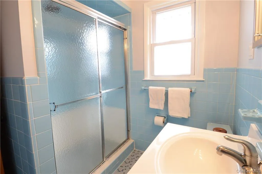 4 Knollwood Road, Eastchester, NY, 4 Bedrooms Bedrooms, 8 Rooms Rooms,3 BathroomsBathrooms,Residential Lease,For Rent,Knollwood,0,956628 4 Knollwood Road, Eastchester, NY, 4 Bedrooms Bedrooms, 8 Rooms Rooms,3 BathroomsBathrooms,Residential Lease,For Rent,Knollwood,0,956628