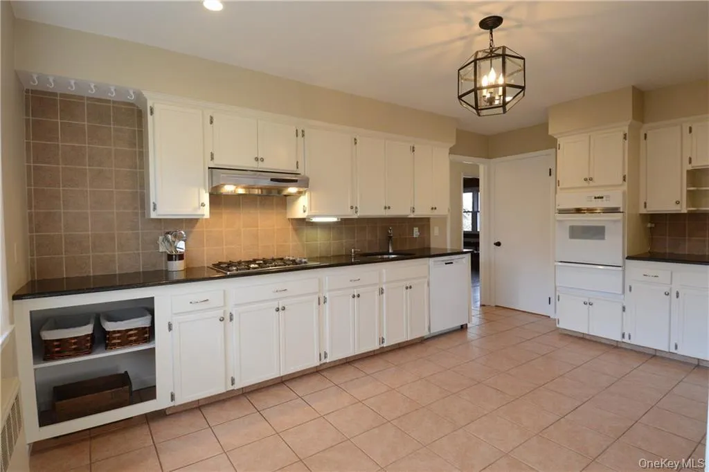 4 Knollwood Road, Eastchester, NY, 4 Bedrooms Bedrooms, 8 Rooms Rooms,3 BathroomsBathrooms,Residential Lease,For Rent,Knollwood,0,956628 4 Knollwood Road, Eastchester, NY, 4 Bedrooms Bedrooms, 8 Rooms Rooms,3 BathroomsBathrooms,Residential Lease,For Rent,Knollwood,0,956628