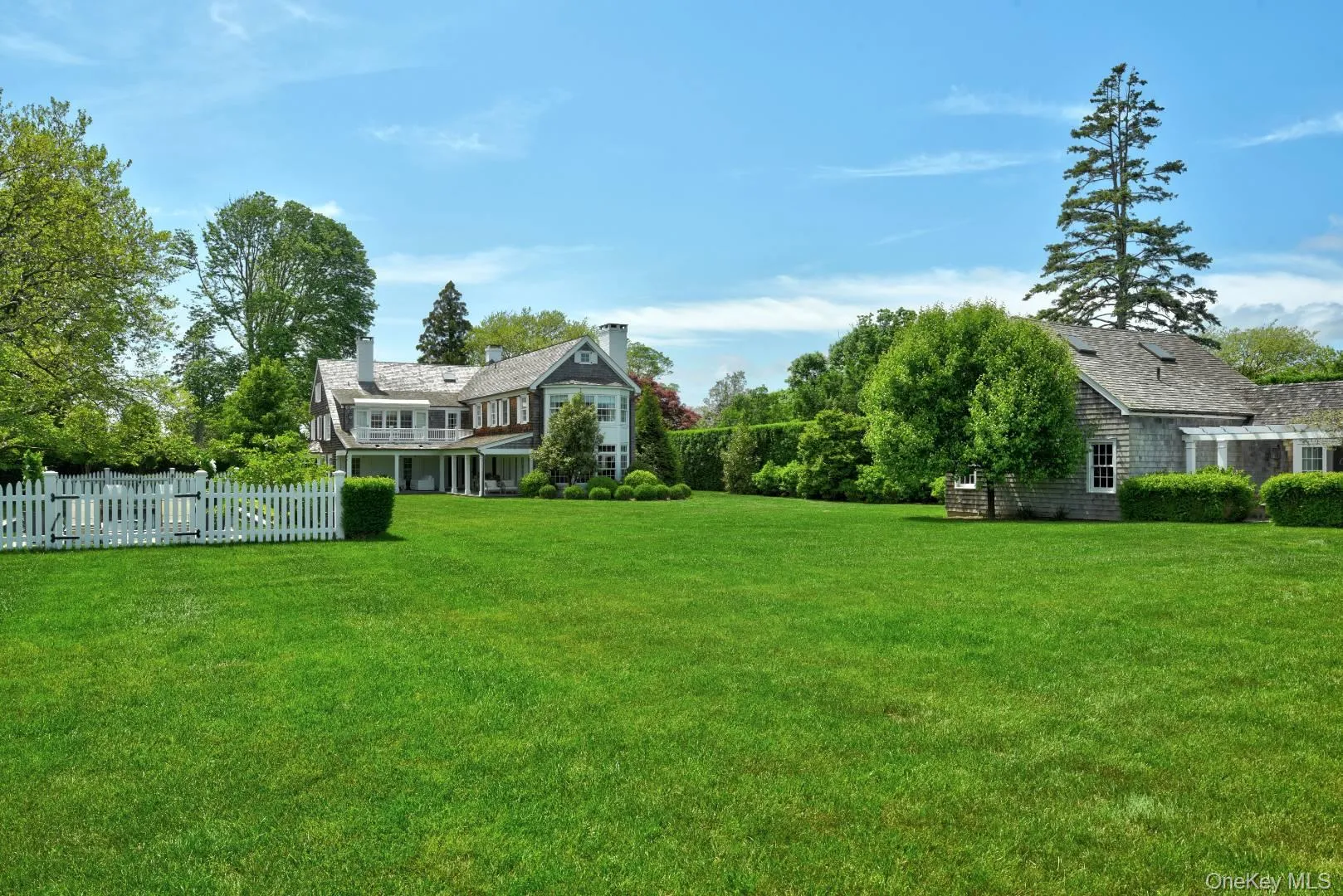 10 Jones Road, East Hampton, NY, 7 Bedrooms Bedrooms, 28 Rooms Rooms,7 BathroomsBathrooms,Residential Lease,For Rent,Jones,0,956630 10 Jones Road, East Hampton, NY, 7 Bedrooms Bedrooms, 28 Rooms Rooms,7 BathroomsBathrooms,Residential Lease,For Rent,Jones,0,956630