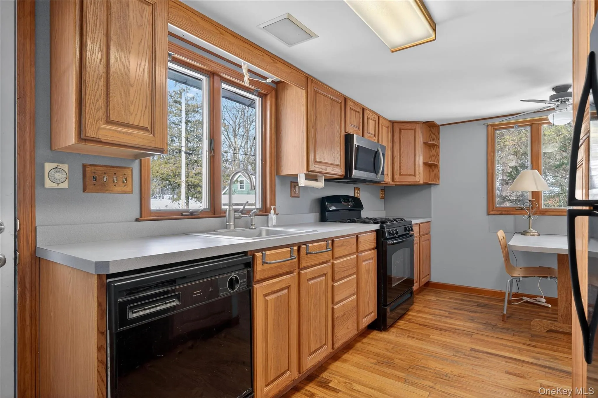 Kitchen with lots of cabinet space Kitchen with lots of cabinet space