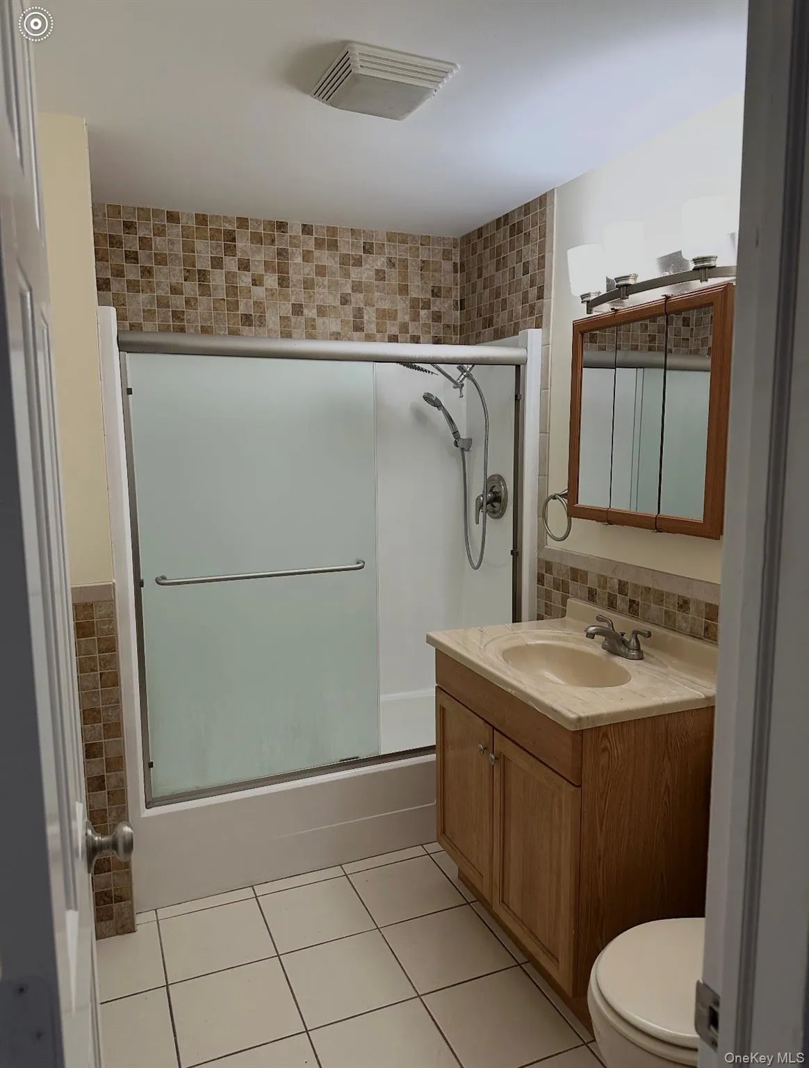 119 Miramar Avenue, Brookhaven, NY, 1 Bedroom Bedrooms, 4 Rooms Rooms,1 BathroomBathrooms,Residential Lease,For Rent,Miramar,0,956670 119 Miramar Avenue, Brookhaven, NY, 1 Bedroom Bedrooms, 4 Rooms Rooms,1 BathroomBathrooms,Residential Lease,For Rent,Miramar,0,956670