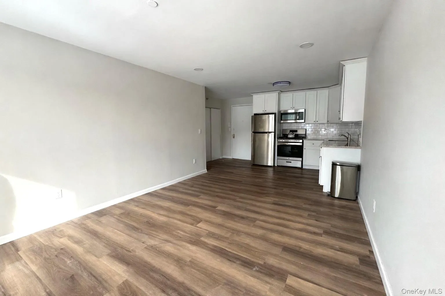 213 Lake Avenue, Smithtown, NY, 1 Bedroom Bedrooms, 4 Rooms Rooms,1 BathroomBathrooms,Residential Lease,For Rent,Lake,0,956702 213 Lake Avenue, Smithtown, NY, 1 Bedroom Bedrooms, 4 Rooms Rooms,1 BathroomBathrooms,Residential Lease,For Rent,Lake,0,956702