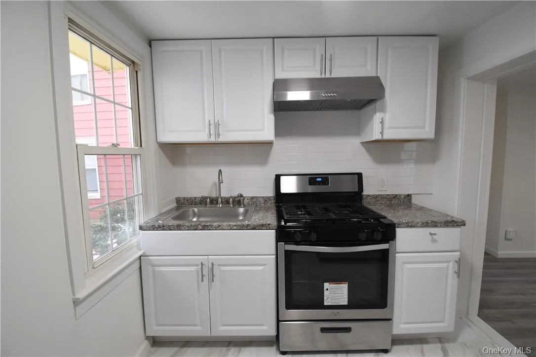 23 Wawayanda Avenue, Middletown, NY, 3 Bedrooms Bedrooms, 6 Rooms Rooms,2 BathroomsBathrooms,Residential Lease,For Rent,Wawayanda,0,956726 23 Wawayanda Avenue, Middletown, NY, 3 Bedrooms Bedrooms, 6 Rooms Rooms,2 BathroomsBathrooms,Residential Lease,For Rent,Wawayanda,0,956726