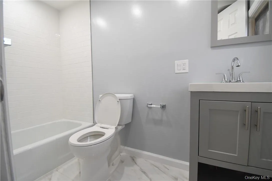 23 Wawayanda Avenue, Middletown, NY, 3 Bedrooms Bedrooms, 6 Rooms Rooms,2 BathroomsBathrooms,Residential Lease,For Rent,Wawayanda,0,956726 23 Wawayanda Avenue, Middletown, NY, 3 Bedrooms Bedrooms, 6 Rooms Rooms,2 BathroomsBathrooms,Residential Lease,For Rent,Wawayanda,0,956726