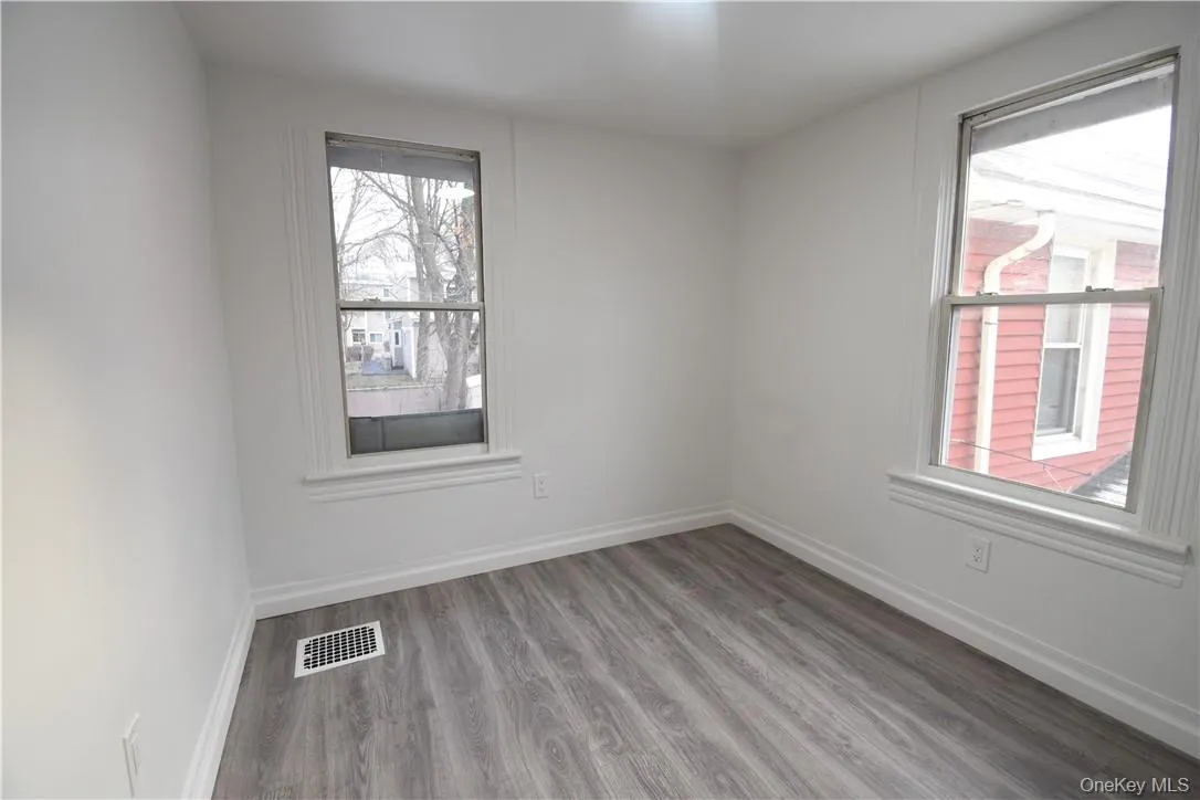 23 Wawayanda Avenue, Middletown, NY, 3 Bedrooms Bedrooms, 6 Rooms Rooms,2 BathroomsBathrooms,Residential Lease,For Rent,Wawayanda,0,956726 23 Wawayanda Avenue, Middletown, NY, 3 Bedrooms Bedrooms, 6 Rooms Rooms,2 BathroomsBathrooms,Residential Lease,For Rent,Wawayanda,0,956726