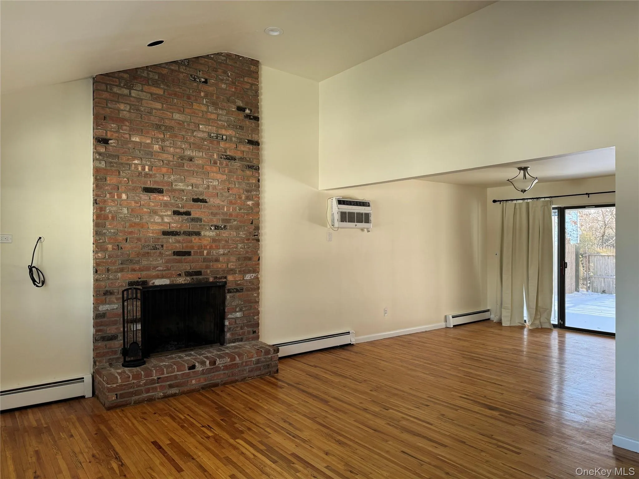 37A Norwood Road, North Hempstead, NY, 2 Bedrooms Bedrooms, 5 Rooms Rooms,2 BathroomsBathrooms,Residential Lease,For Rent,Norwood,0,956745 37A Norwood Road, North Hempstead, NY, 2 Bedrooms Bedrooms, 5 Rooms Rooms,2 BathroomsBathrooms,Residential Lease,For Rent,Norwood,0,956745