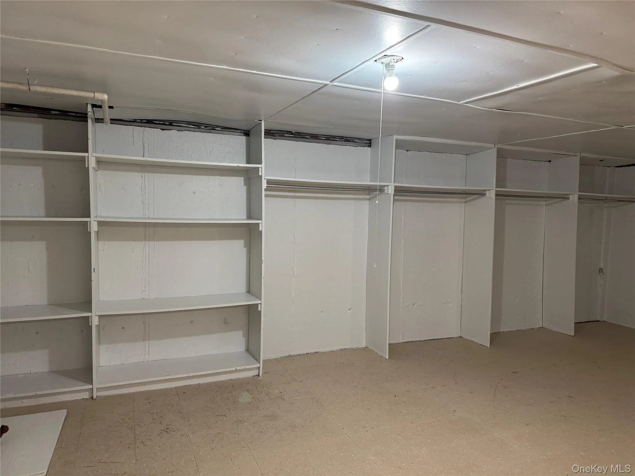 37A Norwood Road, North Hempstead, NY, 2 Bedrooms Bedrooms, 5 Rooms Rooms,2 BathroomsBathrooms,Residential Lease,For Rent,Norwood,0,956745 37A Norwood Road, North Hempstead, NY, 2 Bedrooms Bedrooms, 5 Rooms Rooms,2 BathroomsBathrooms,Residential Lease,For Rent,Norwood,0,956745