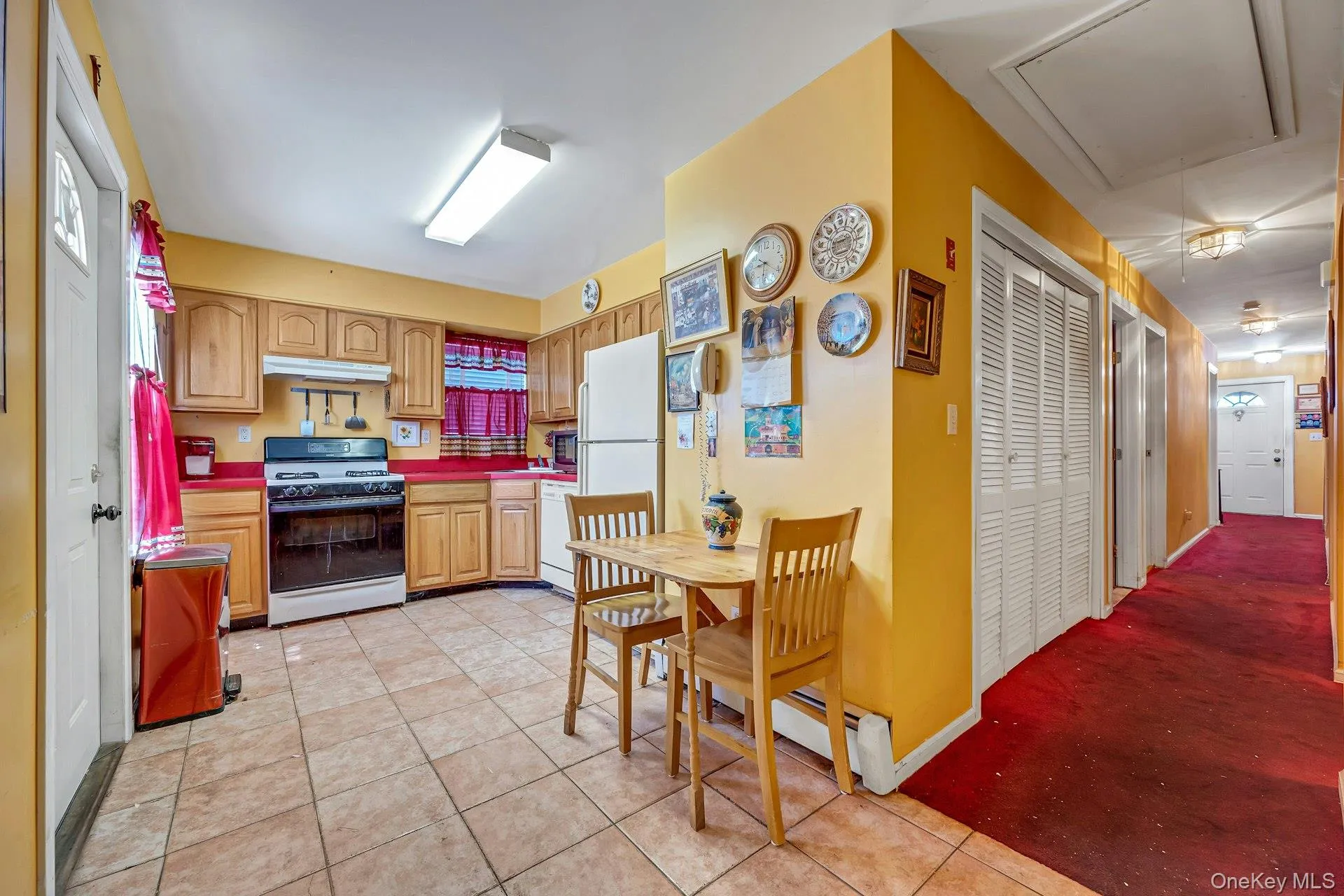 Eat in Kitchen Eat in Kitchen