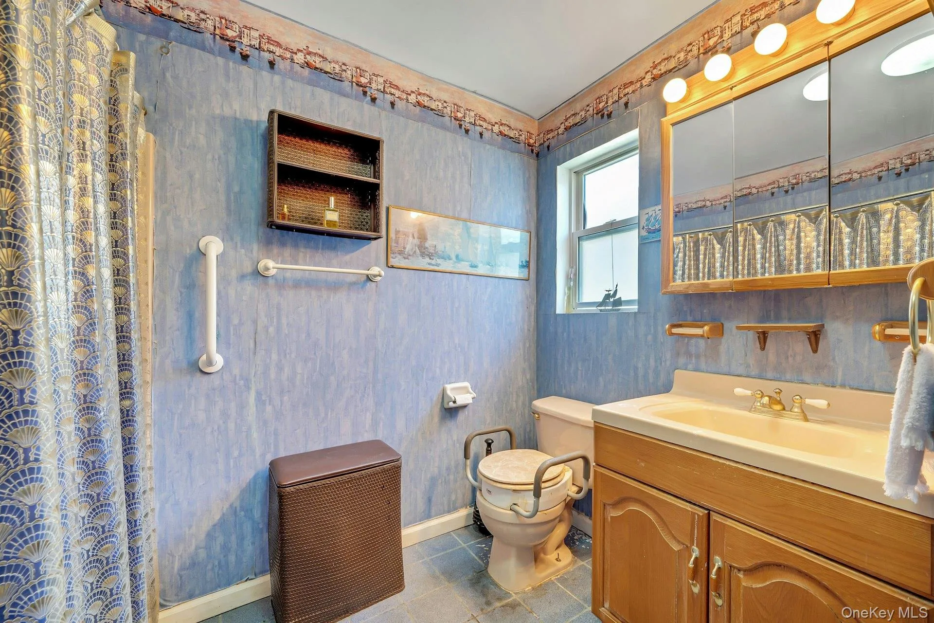 Bathroom Bathroom