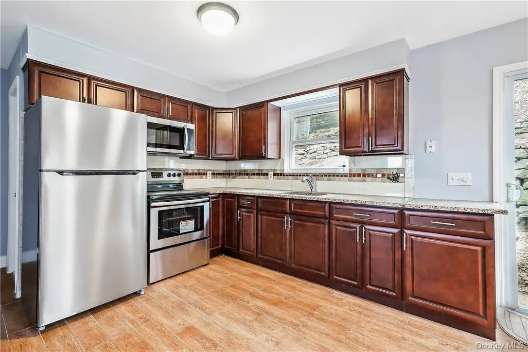 30 Palisade Street, Greenburgh, NY, 1 Bedroom Bedrooms, 3 Rooms Rooms,1 BathroomBathrooms,Residential Lease,For Rent,Palisade,0,956775 30 Palisade Street, Greenburgh, NY, 1 Bedroom Bedrooms, 3 Rooms Rooms,1 BathroomBathrooms,Residential Lease,For Rent,Palisade,0,956775