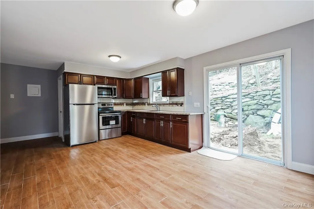 30 Palisade Street, Greenburgh, NY, 1 Bedroom Bedrooms, 3 Rooms Rooms,1 BathroomBathrooms,Residential Lease,For Rent,Palisade,0,956775 30 Palisade Street, Greenburgh, NY, 1 Bedroom Bedrooms, 3 Rooms Rooms,1 BathroomBathrooms,Residential Lease,For Rent,Palisade,0,956775