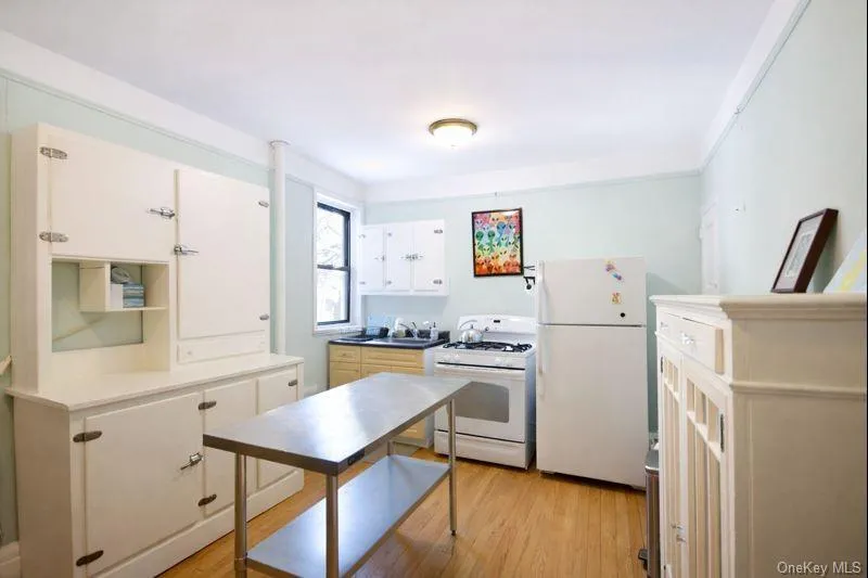 1080 Warburton Avenue Warburton, Yonkers, NY, 1 Bedroom Bedrooms, 4 Rooms Rooms,1 BathroomBathrooms,Residential Lease,For Rent,Warburton,0,956779 1080 Warburton Avenue Warburton, Yonkers, NY, 1 Bedroom Bedrooms, 4 Rooms Rooms,1 BathroomBathrooms,Residential Lease,For Rent,Warburton,0,956779