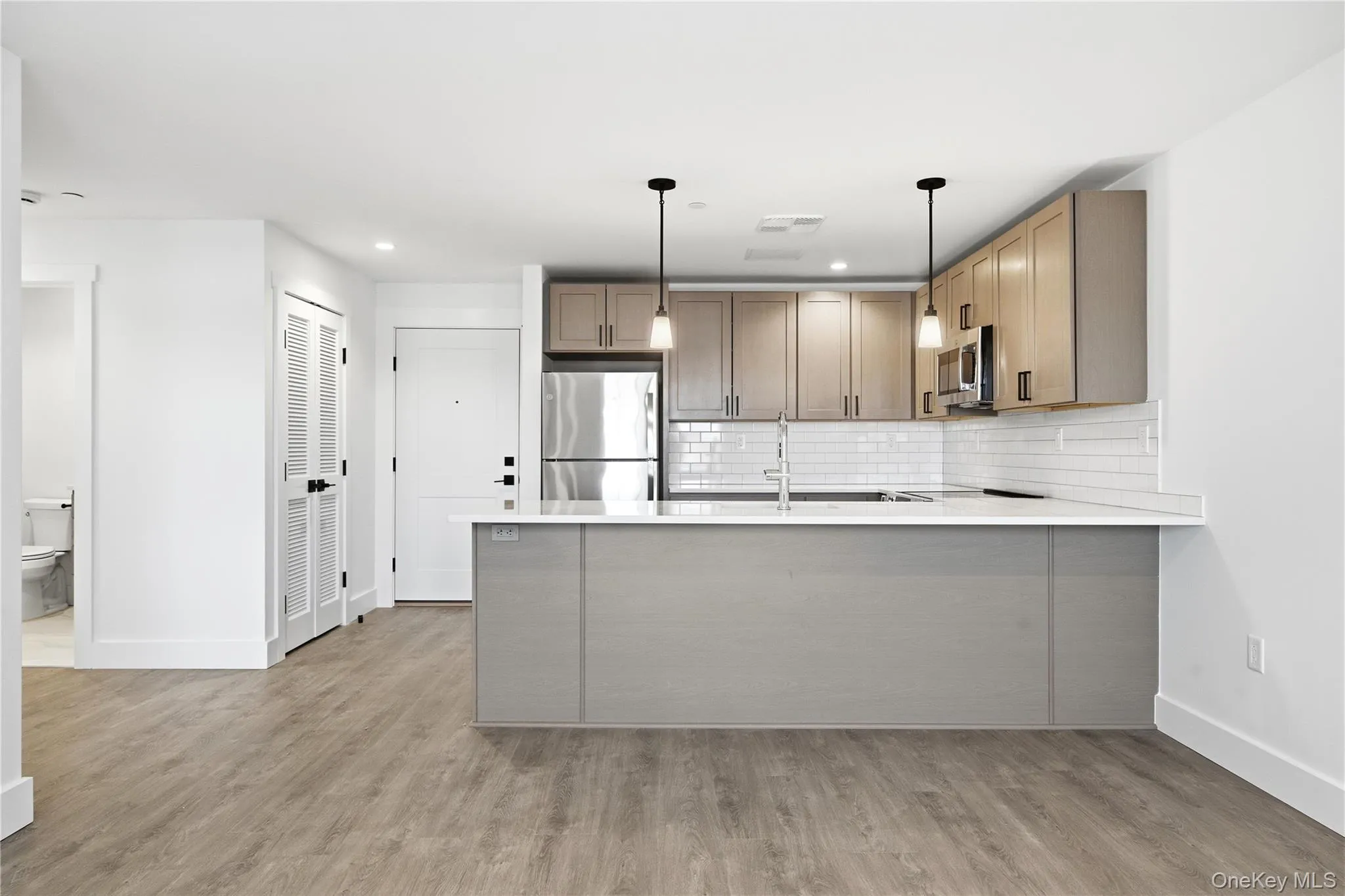 180 Deer Park Avenue, Babylon, NY, 1 Bedroom Bedrooms, 4 Rooms Rooms,1 BathroomBathrooms,Residential Lease,For Rent,Deer Park,0,956808 180 Deer Park Avenue, Babylon, NY, 1 Bedroom Bedrooms, 4 Rooms Rooms,1 BathroomBathrooms,Residential Lease,For Rent,Deer Park,0,956808