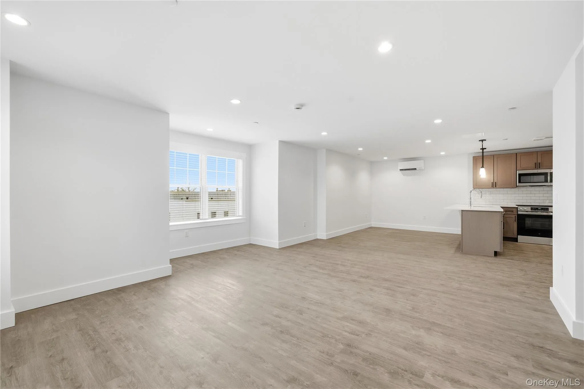 180 Deer Park Avenue, Babylon, NY, 3 Rooms Rooms,1 BathroomBathrooms,Residential Lease,For Rent,Deer Park,0,956809 180 Deer Park Avenue, Babylon, NY, 3 Rooms Rooms,1 BathroomBathrooms,Residential Lease,For Rent,Deer Park,0,956809