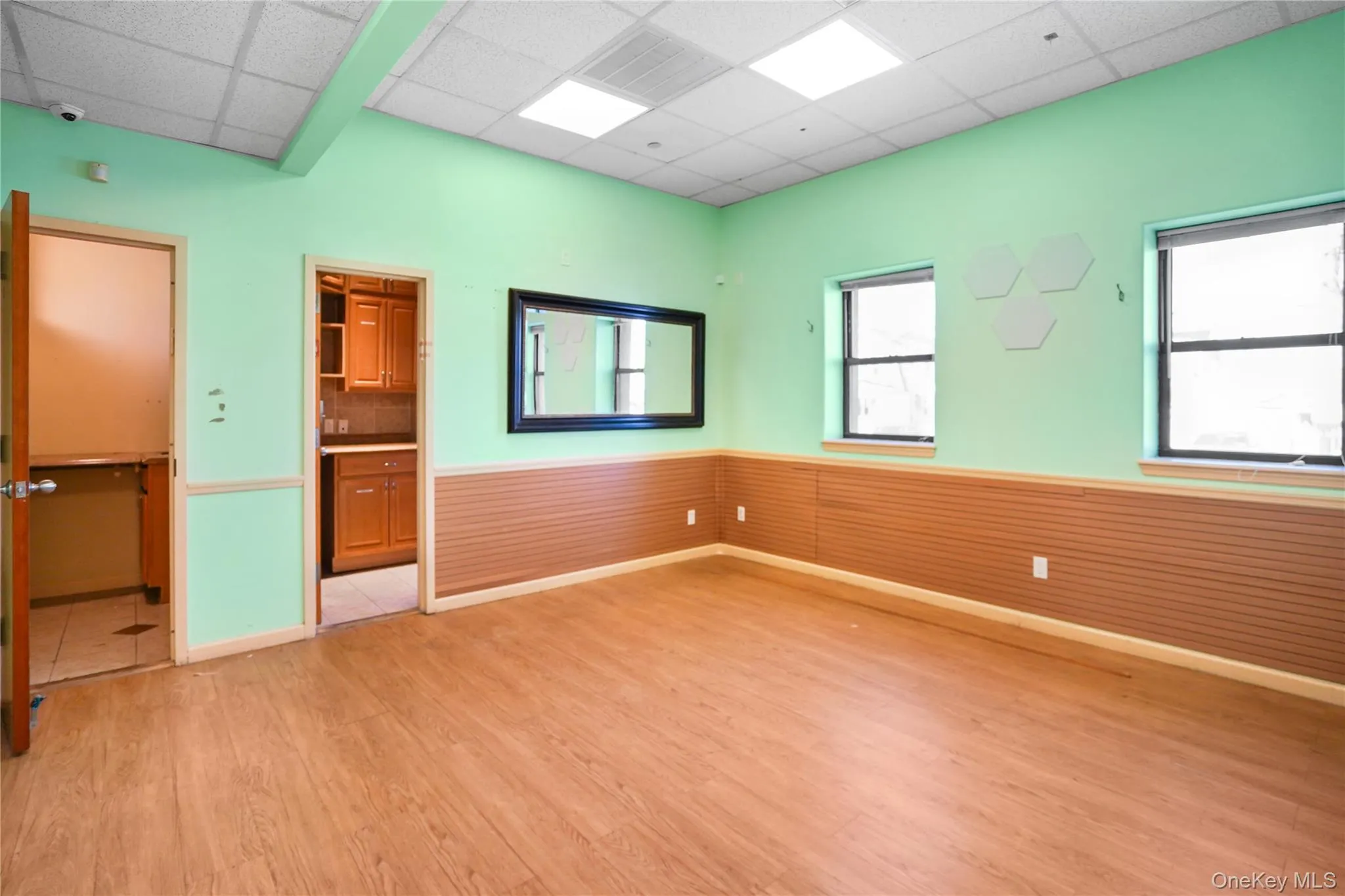 16040 78th Road, New York, NY, ,Commercial Lease,For Rent,78th,0,956815 16040 78th Road, New York, NY, ,Commercial Lease,For Rent,78th,0,956815