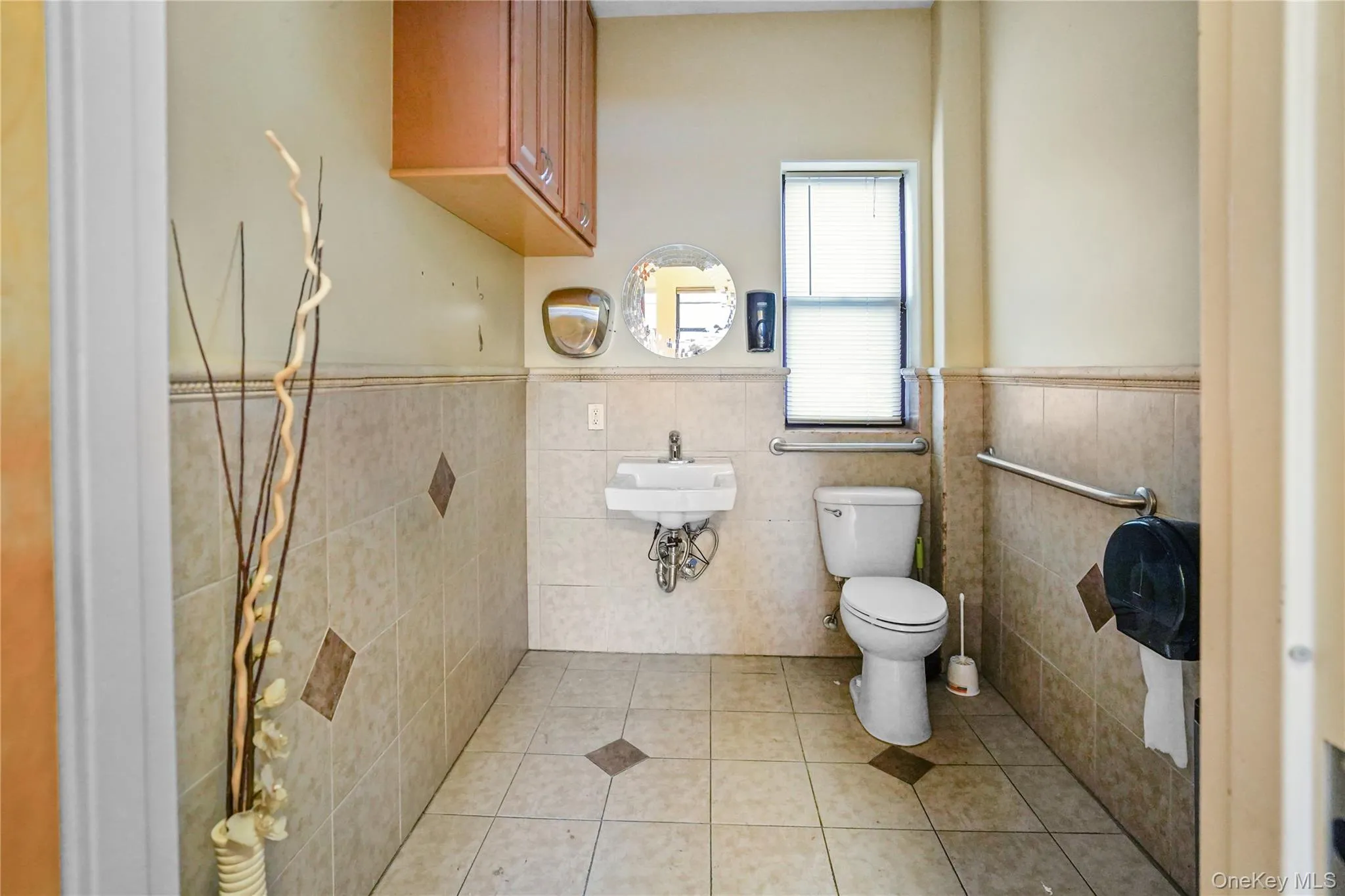 16040 78th Road, New York, NY, ,Commercial Lease,For Rent,78th,0,956815 16040 78th Road, New York, NY, ,Commercial Lease,For Rent,78th,0,956815