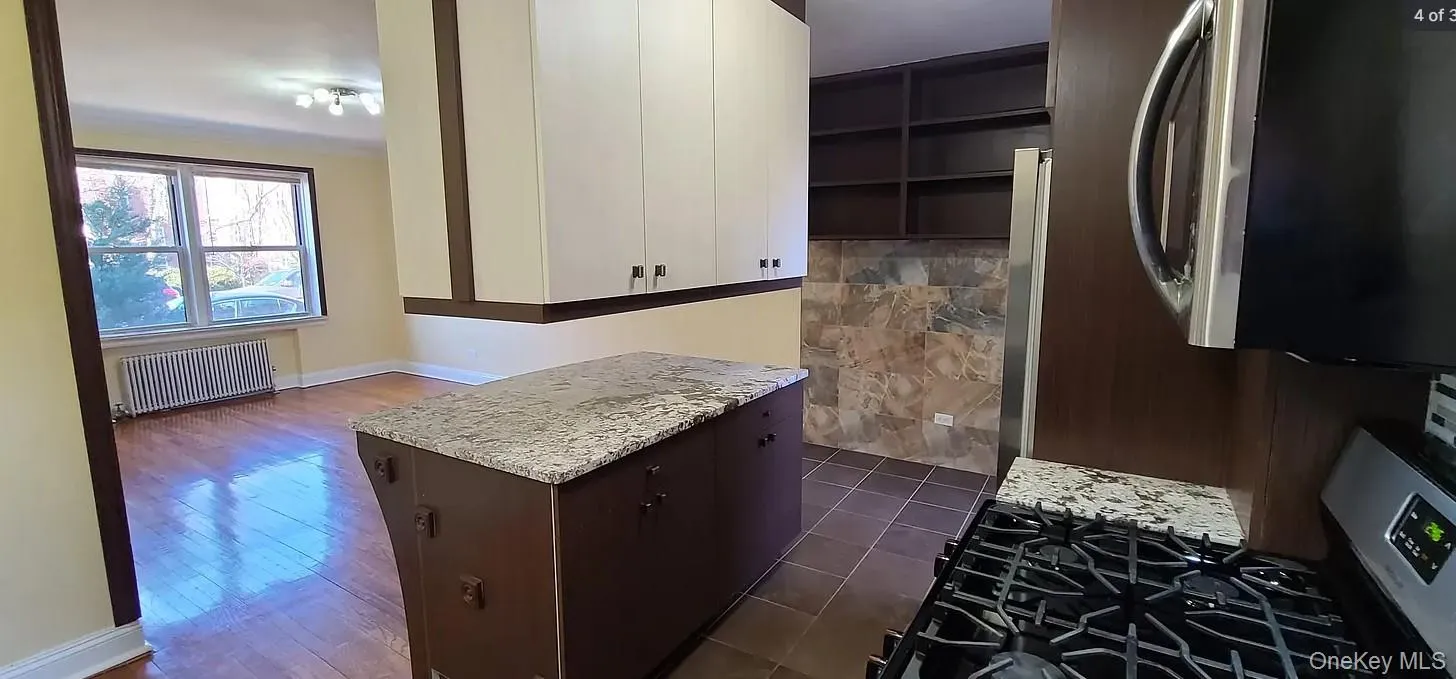 141-12 78rd Road, New York, NY, 1 Bedroom Bedrooms, 3 Rooms Rooms,1 BathroomBathrooms,Residential Lease,For Rent,78rd,0,956821 141-12 78rd Road, New York, NY, 1 Bedroom Bedrooms, 3 Rooms Rooms,1 BathroomBathrooms,Residential Lease,For Rent,78rd,0,956821