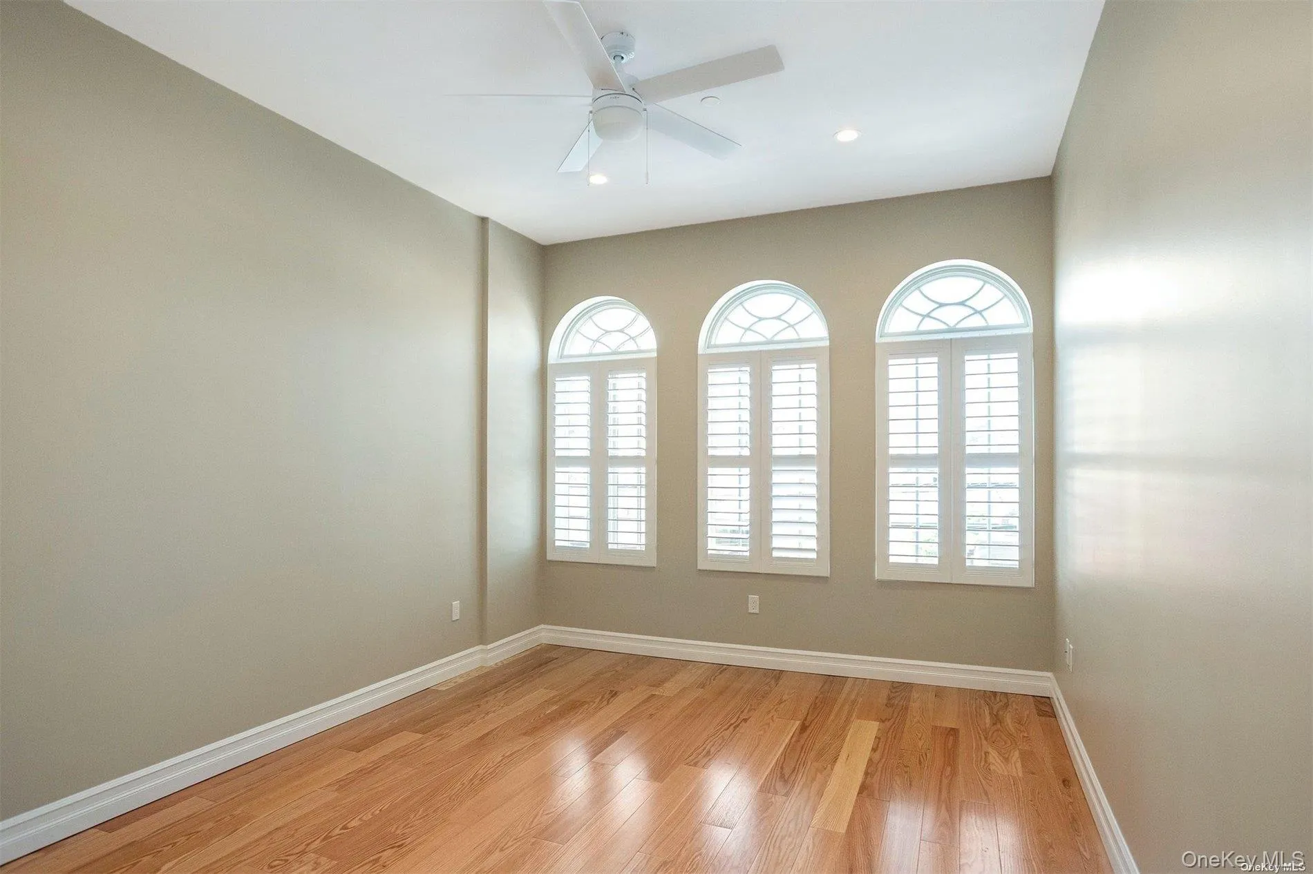 10 Wall Street, Huntington, NY, 1 Bedroom Bedrooms, 3 Rooms Rooms,1 BathroomBathrooms,Residential Lease,For Rent,Wall,0,956836 10 Wall Street, Huntington, NY, 1 Bedroom Bedrooms, 3 Rooms Rooms,1 BathroomBathrooms,Residential Lease,For Rent,Wall,0,956836