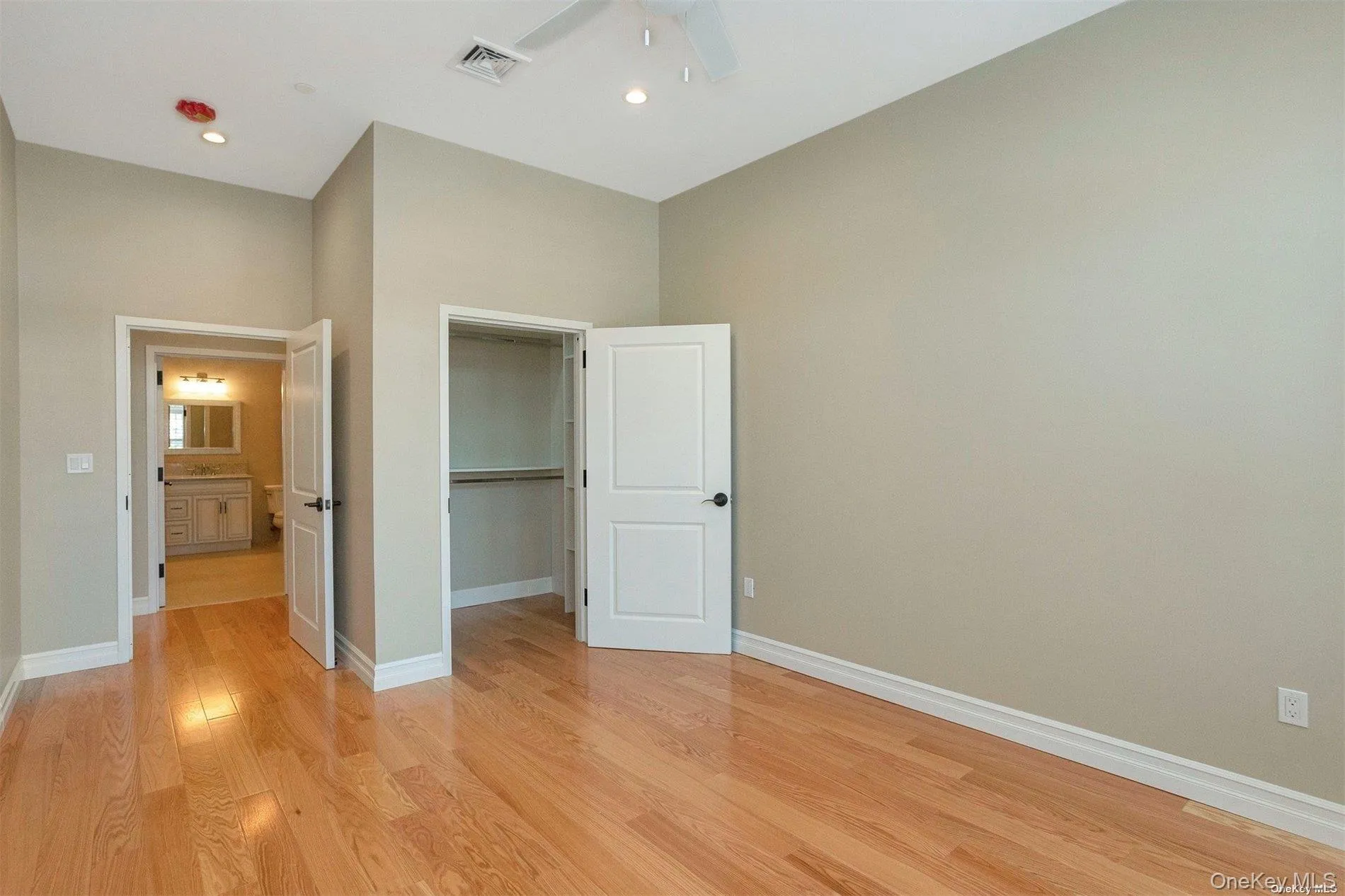 10 Wall Street, Huntington, NY, 1 Bedroom Bedrooms, 3 Rooms Rooms,1 BathroomBathrooms,Residential Lease,For Rent,Wall,0,956836 10 Wall Street, Huntington, NY, 1 Bedroom Bedrooms, 3 Rooms Rooms,1 BathroomBathrooms,Residential Lease,For Rent,Wall,0,956836