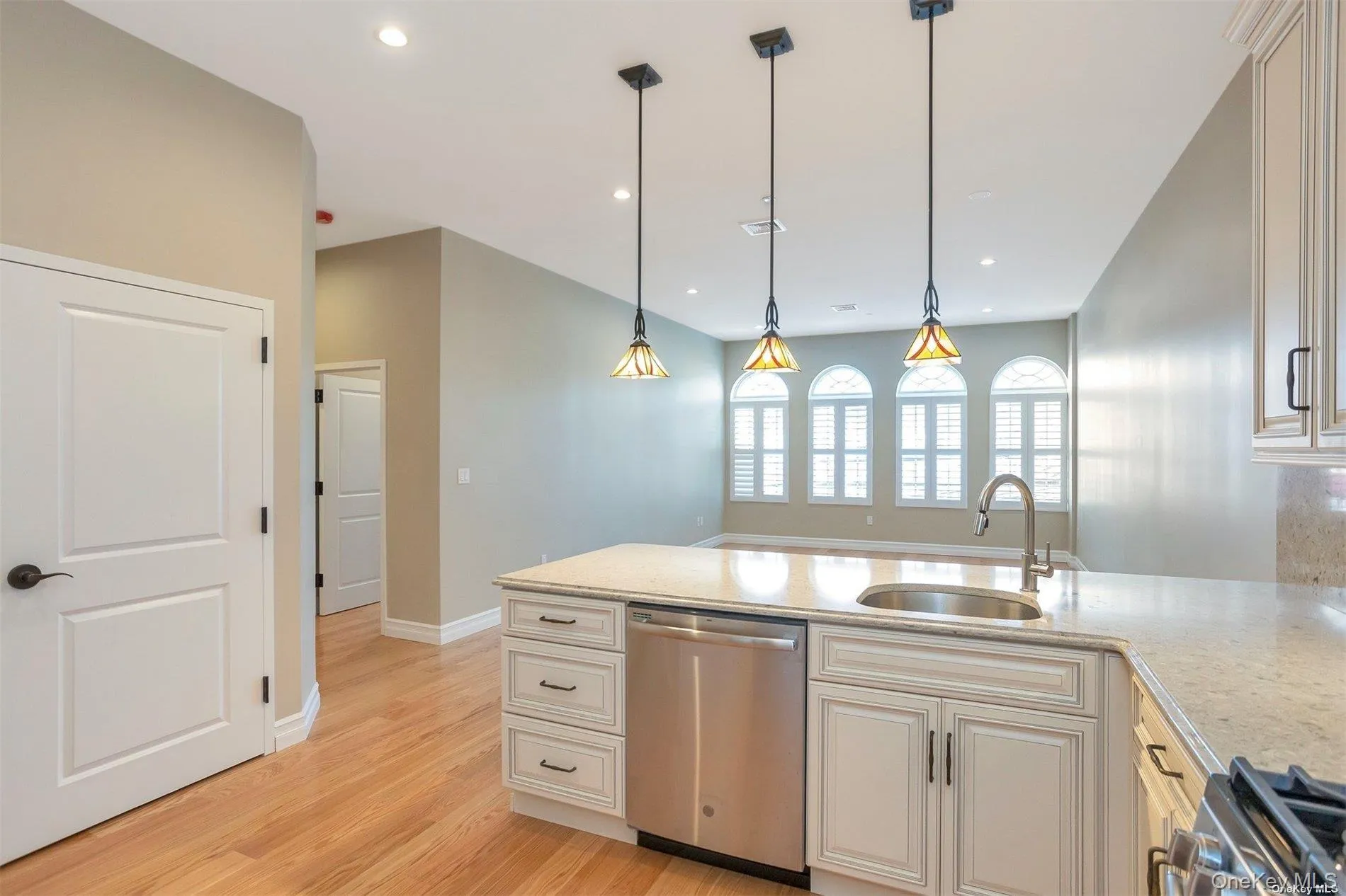 10 Wall Street, Huntington, NY, 1 Bedroom Bedrooms, 3 Rooms Rooms,1 BathroomBathrooms,Residential Lease,For Rent,Wall,0,956836 10 Wall Street, Huntington, NY, 1 Bedroom Bedrooms, 3 Rooms Rooms,1 BathroomBathrooms,Residential Lease,For Rent,Wall,0,956836