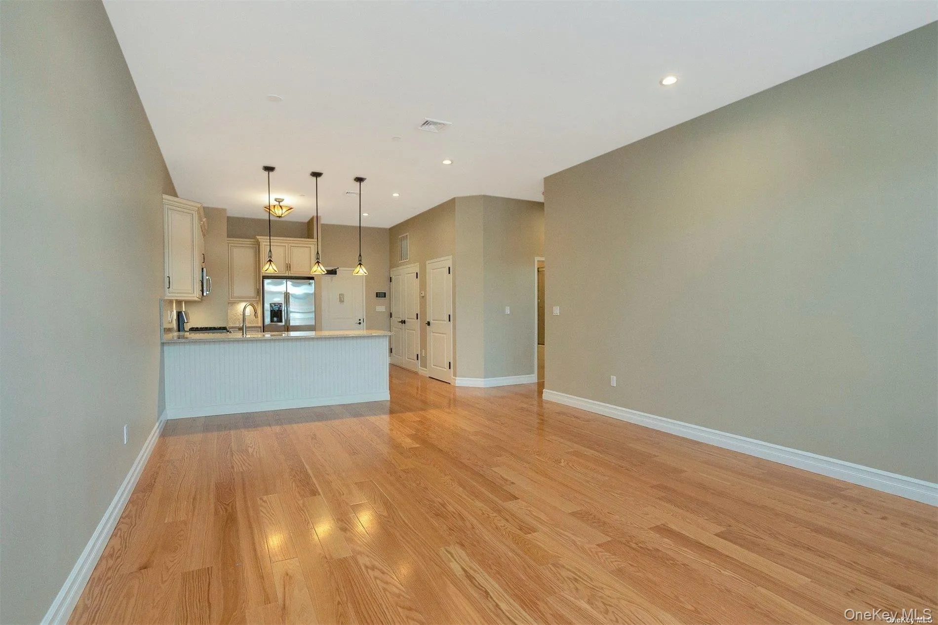 10 Wall Street, Huntington, NY, 1 Bedroom Bedrooms, 3 Rooms Rooms,1 BathroomBathrooms,Residential Lease,For Rent,Wall,0,956836 10 Wall Street, Huntington, NY, 1 Bedroom Bedrooms, 3 Rooms Rooms,1 BathroomBathrooms,Residential Lease,For Rent,Wall,0,956836